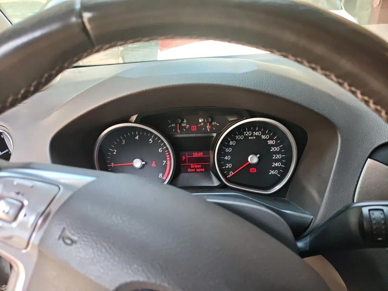Ford Mondeo 2011 2.3L Fashion Edition — миниатюра 11