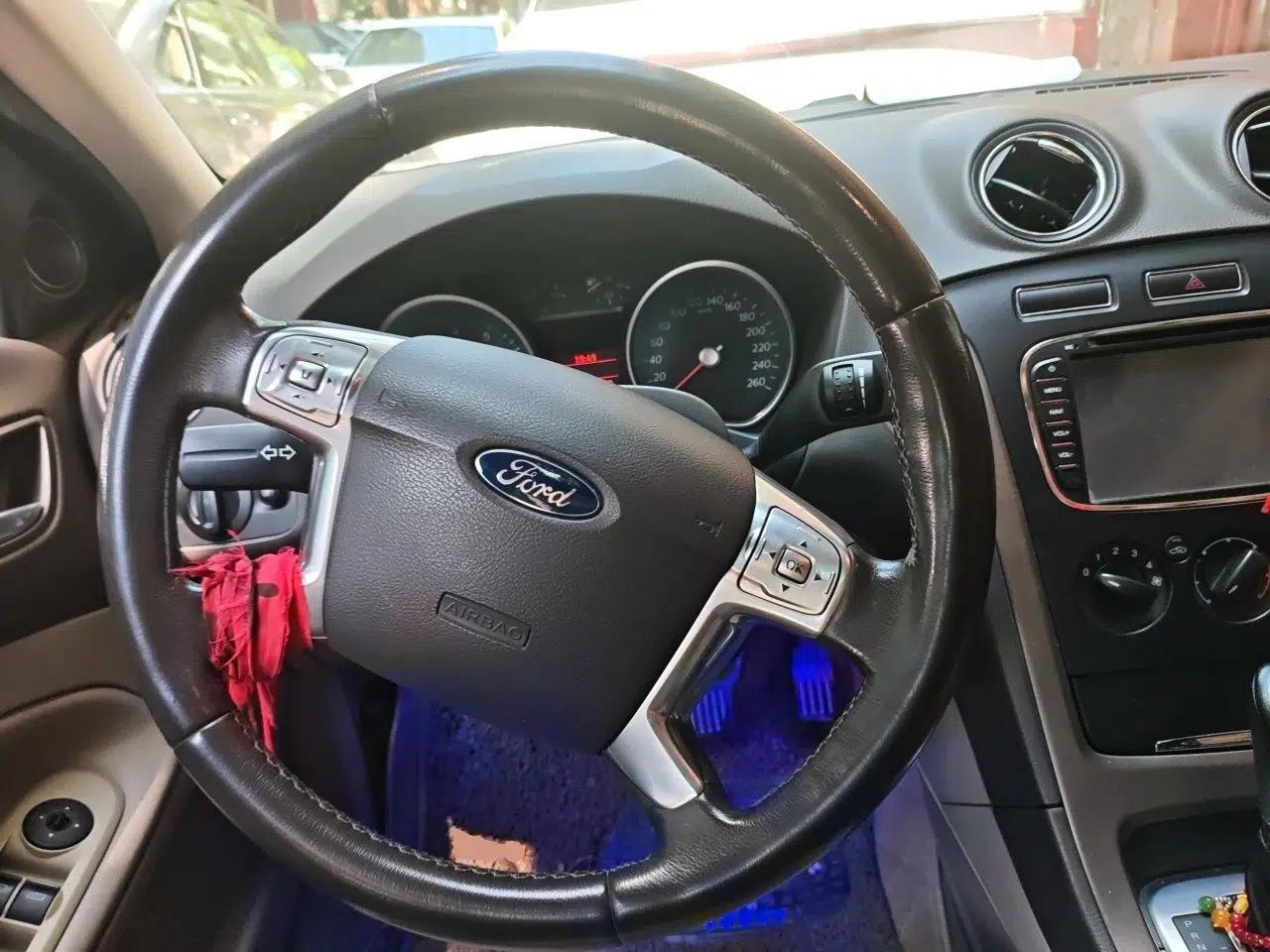 Ford Mondeo 2011 2.3L Fashion Edition — миниатюра 10