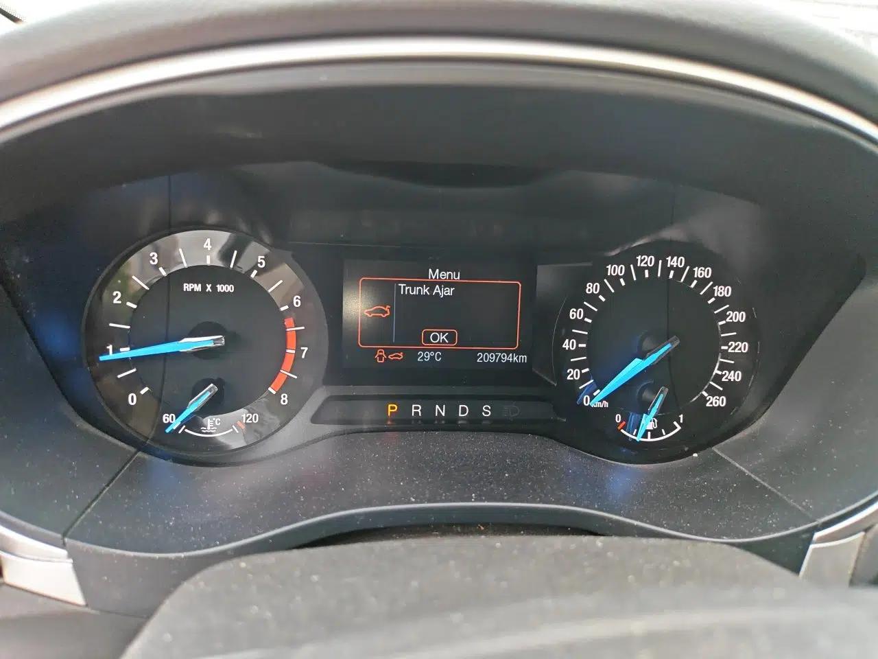 Ford Mondeo 2013 1.5L GTDi180 Fashion Edition — миниатюра 11
