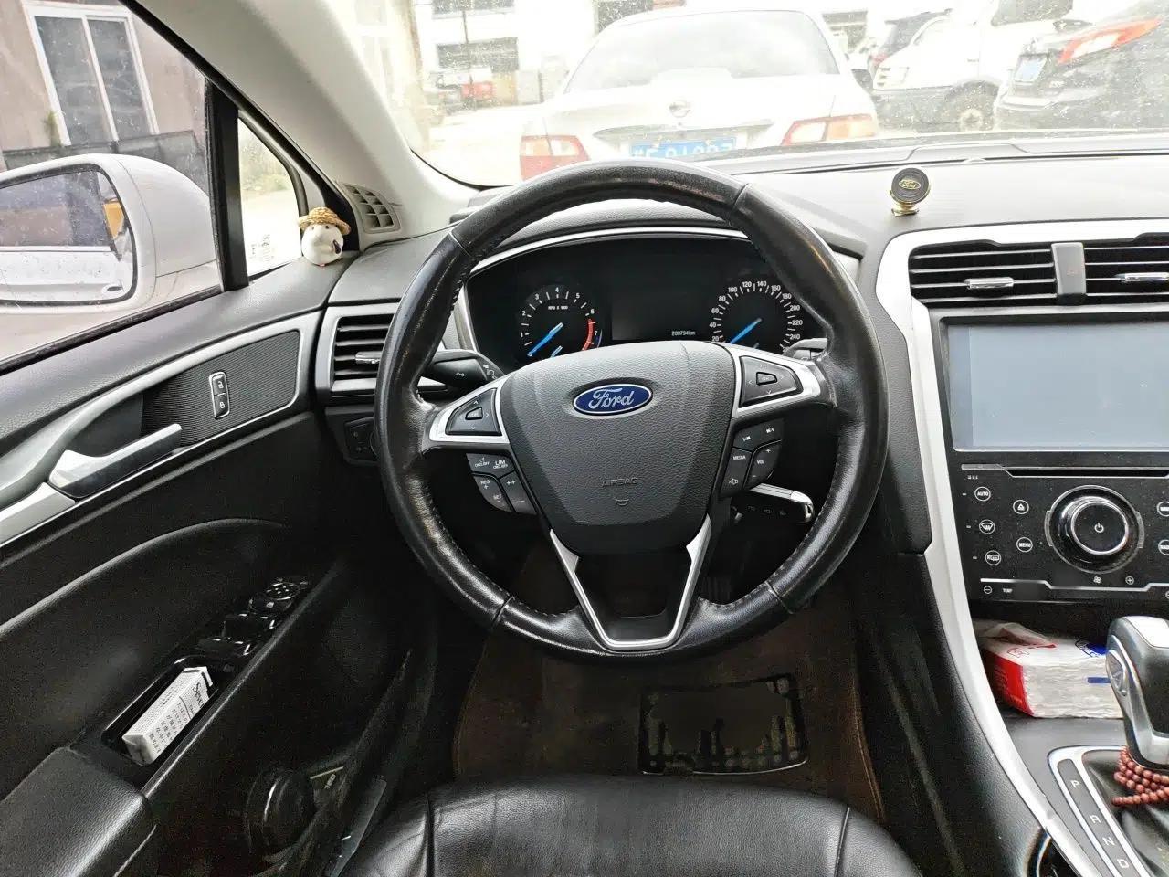 Ford Mondeo 2013 1.5L GTDi180 Fashion Edition — миниатюра 10