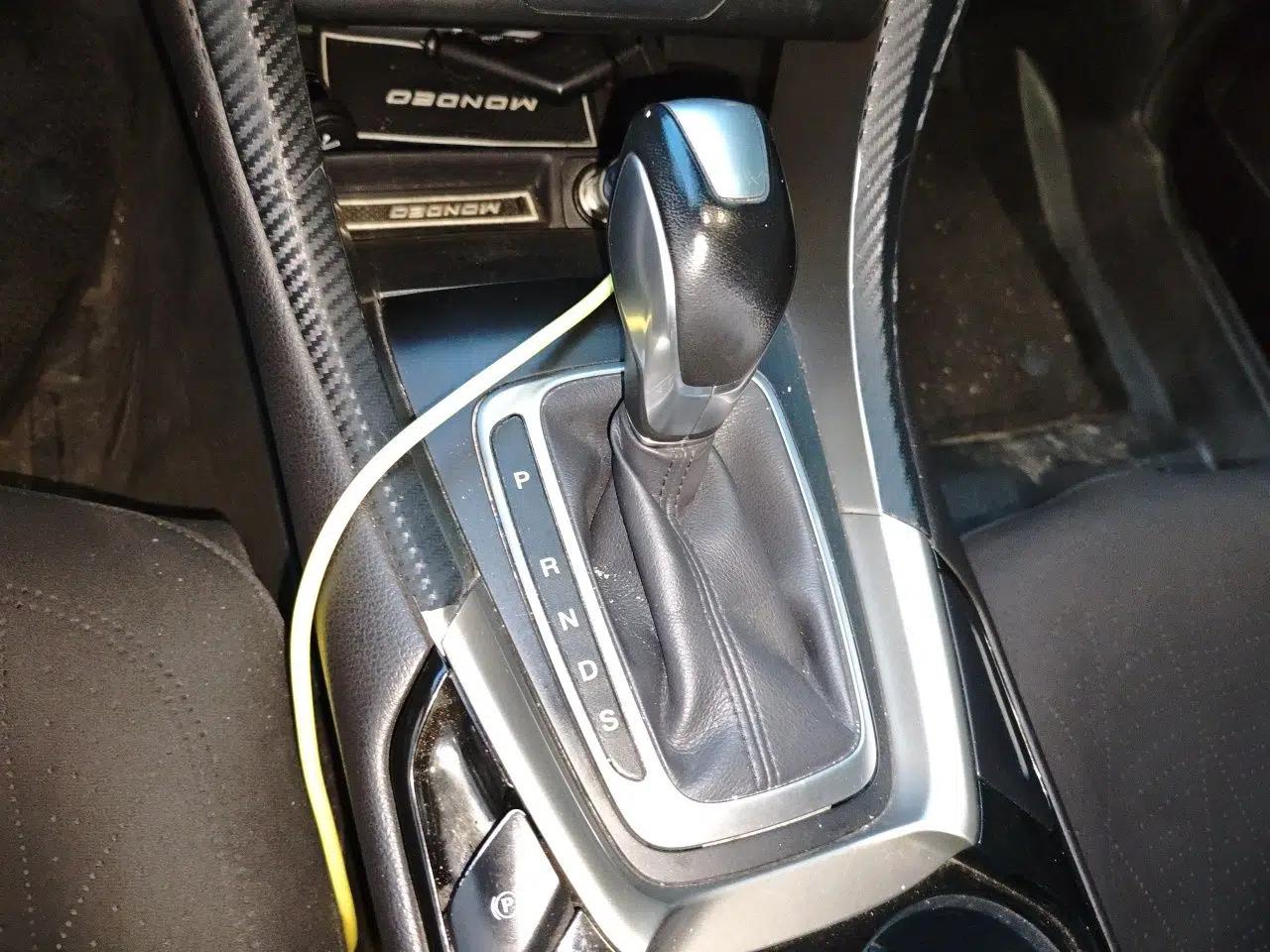 Ford Mondeo 2013 2.0L GTDi 200 Fashion Edition — миниатюра 14