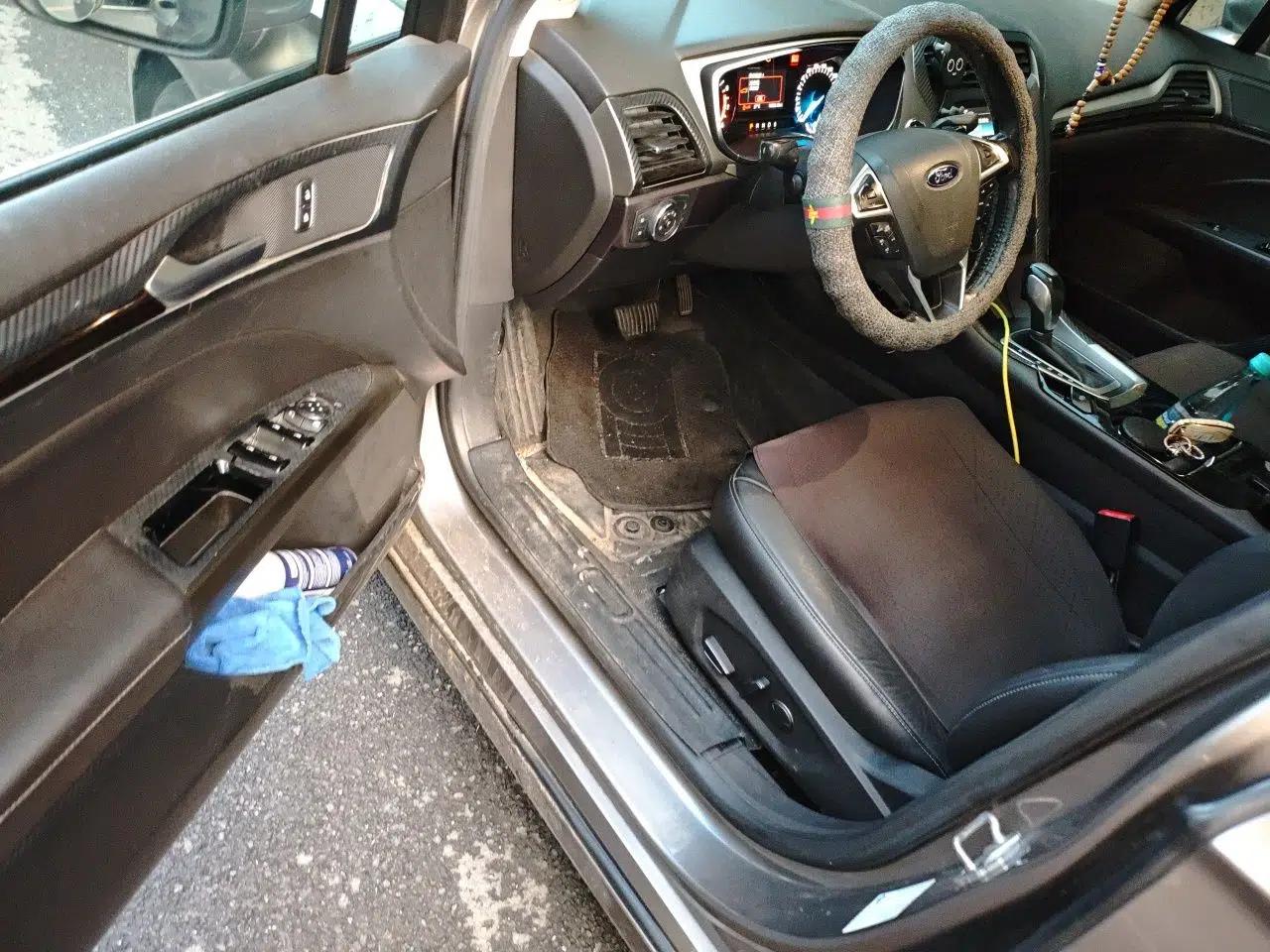 Ford Mondeo 2013 2.0L GTDi 200 Fashion Edition — миниатюра 16