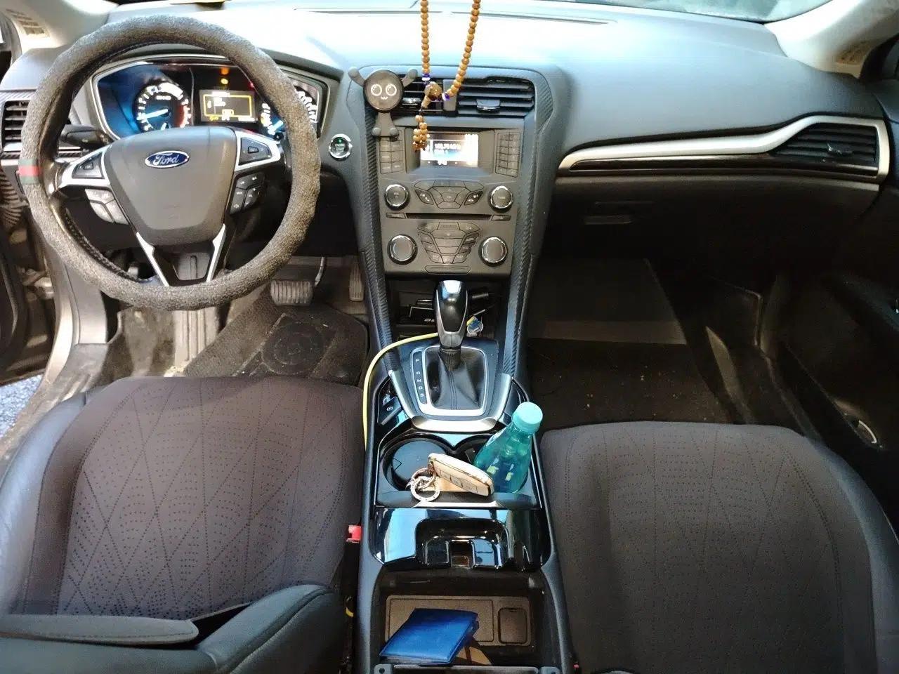 Ford Mondeo 2013 2.0L GTDi 200 Fashion Edition — миниатюра 9