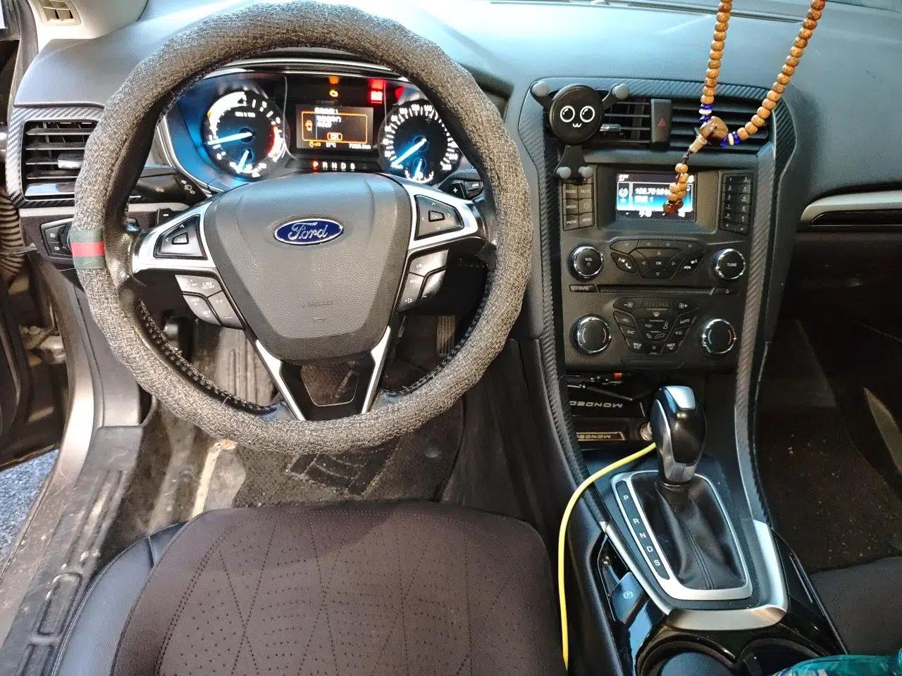Ford Mondeo 2013 2.0L GTDi 200 Fashion Edition — миниатюра 10