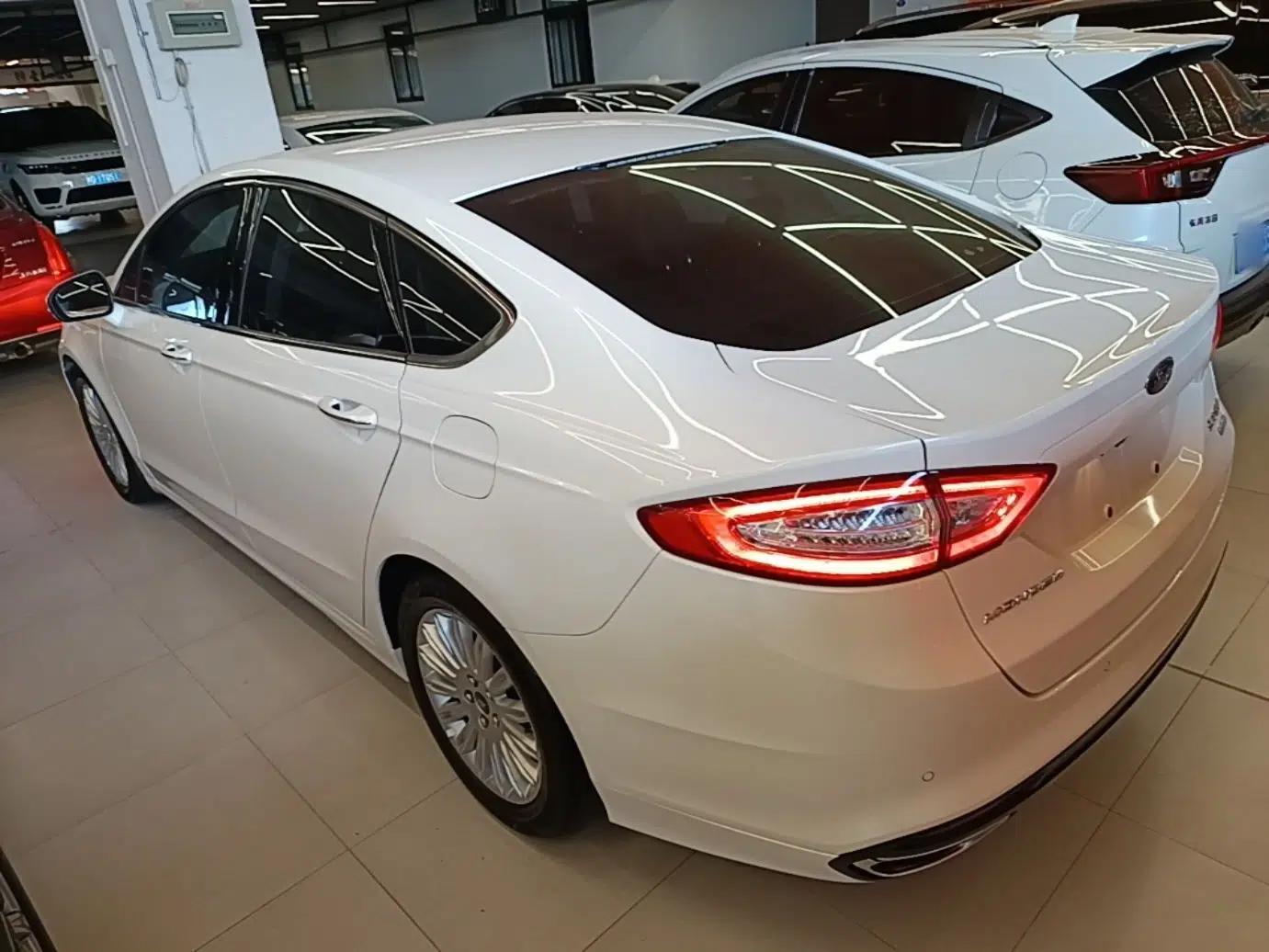 Ford Mondeo 2013 2.0L GTDi 200 Fashion Edition — миниатюра 13