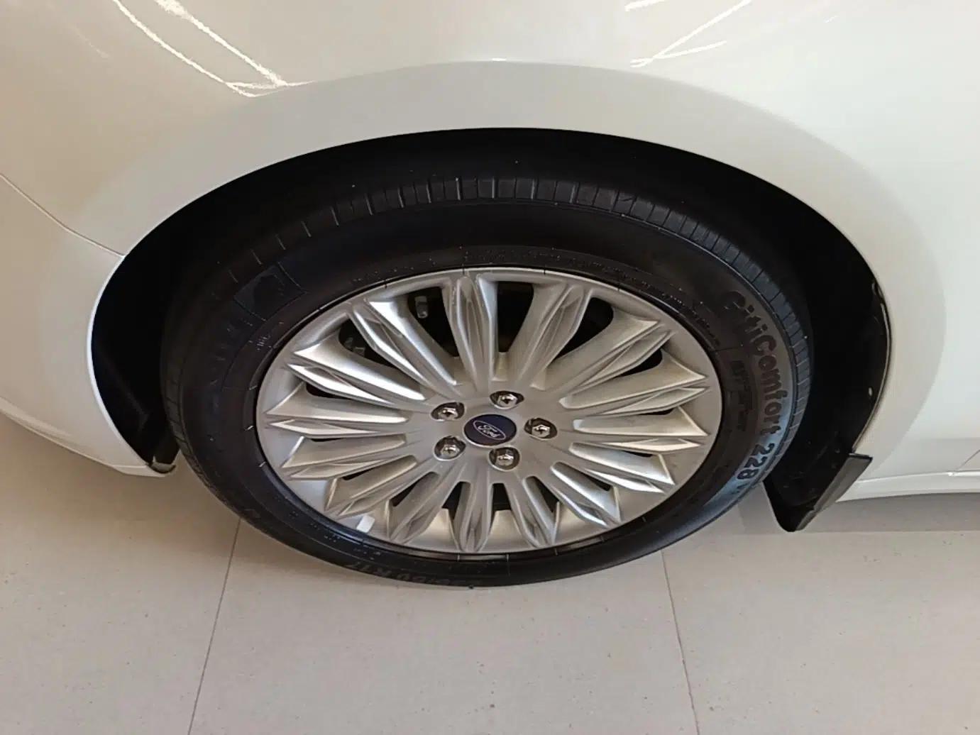 Ford Mondeo 2013 2.0L GTDi 200 Fashion Edition — миниатюра 15
