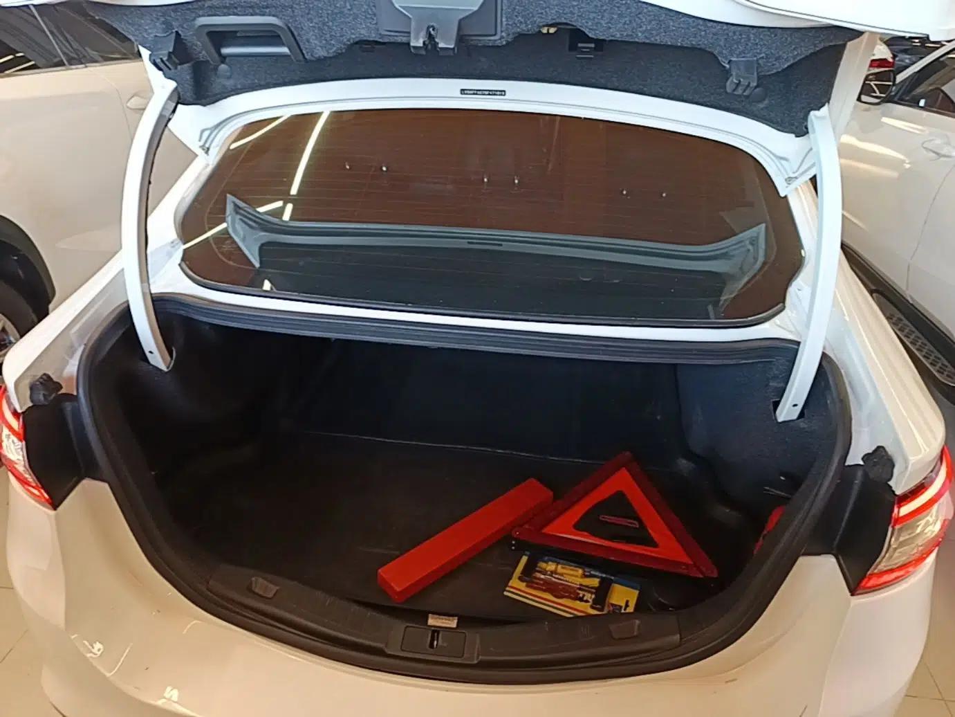 Ford Mondeo 2013 2.0L GTDi 200 Fashion Edition — миниатюра 27