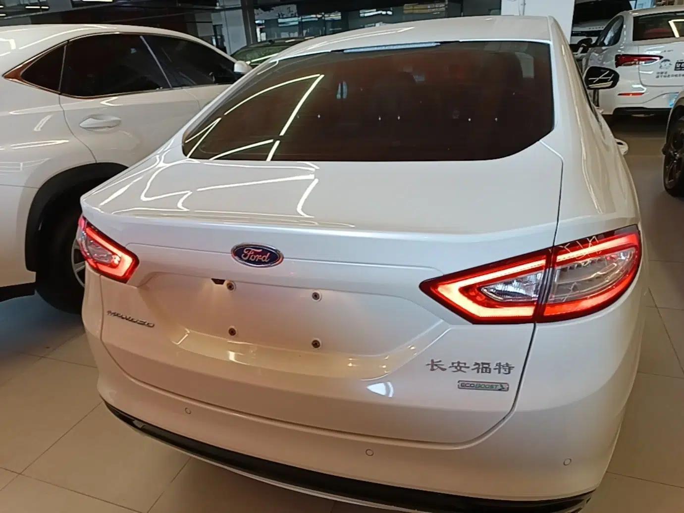 Ford Mondeo 2013 2.0L GTDi 200 Fashion Edition — миниатюра 5