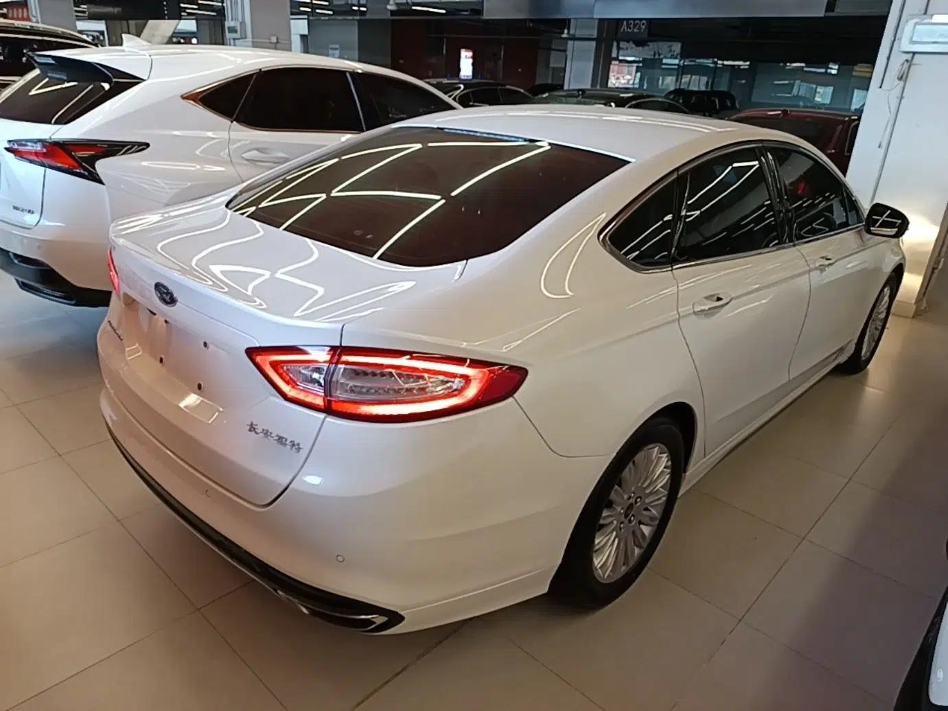 Ford Mondeo 2013 2.0L GTDi 200 Fashion Edition — миниатюра 6