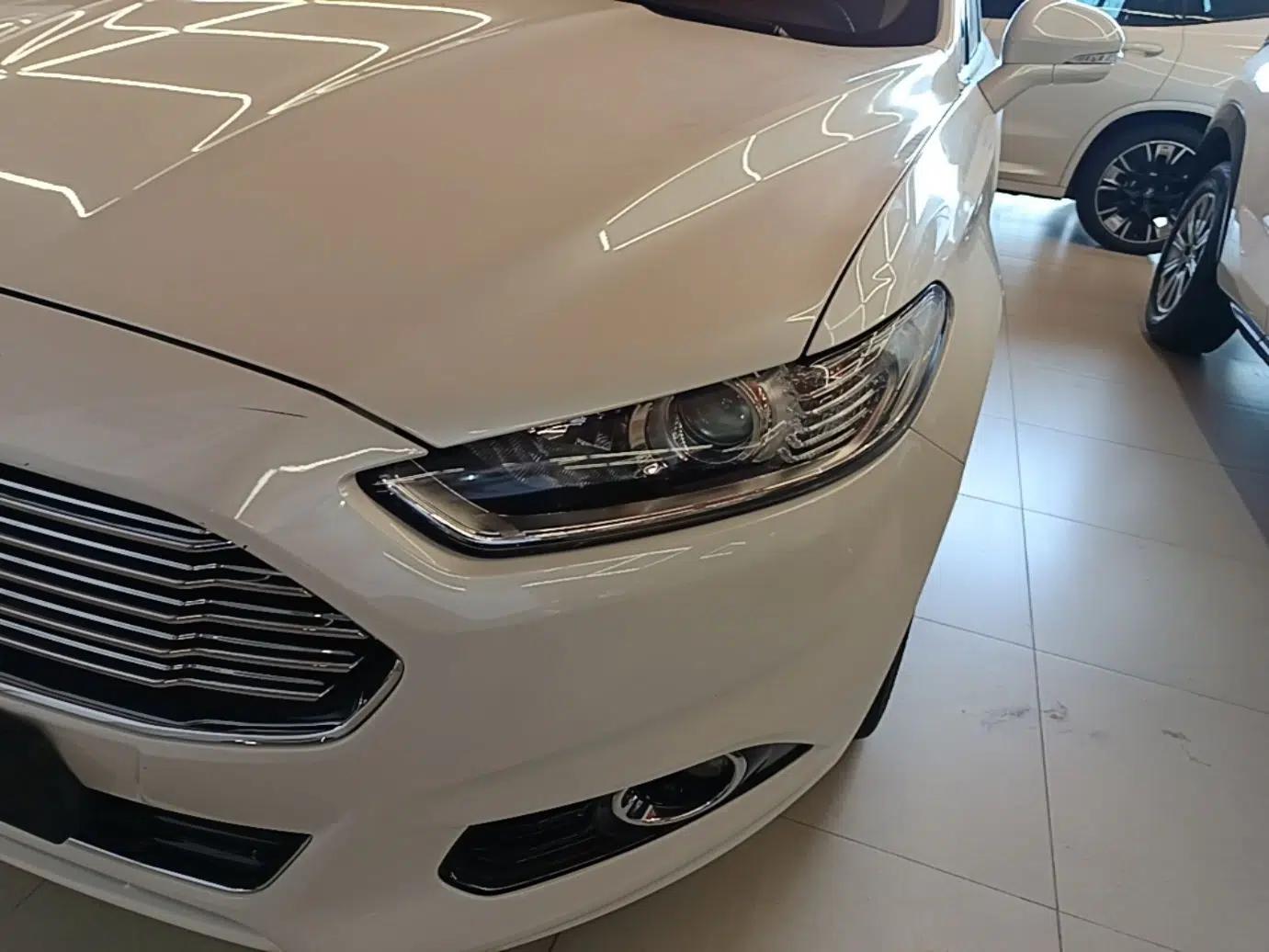 Ford Mondeo 2013 2.0L GTDi 200 Fashion Edition — миниатюра 8