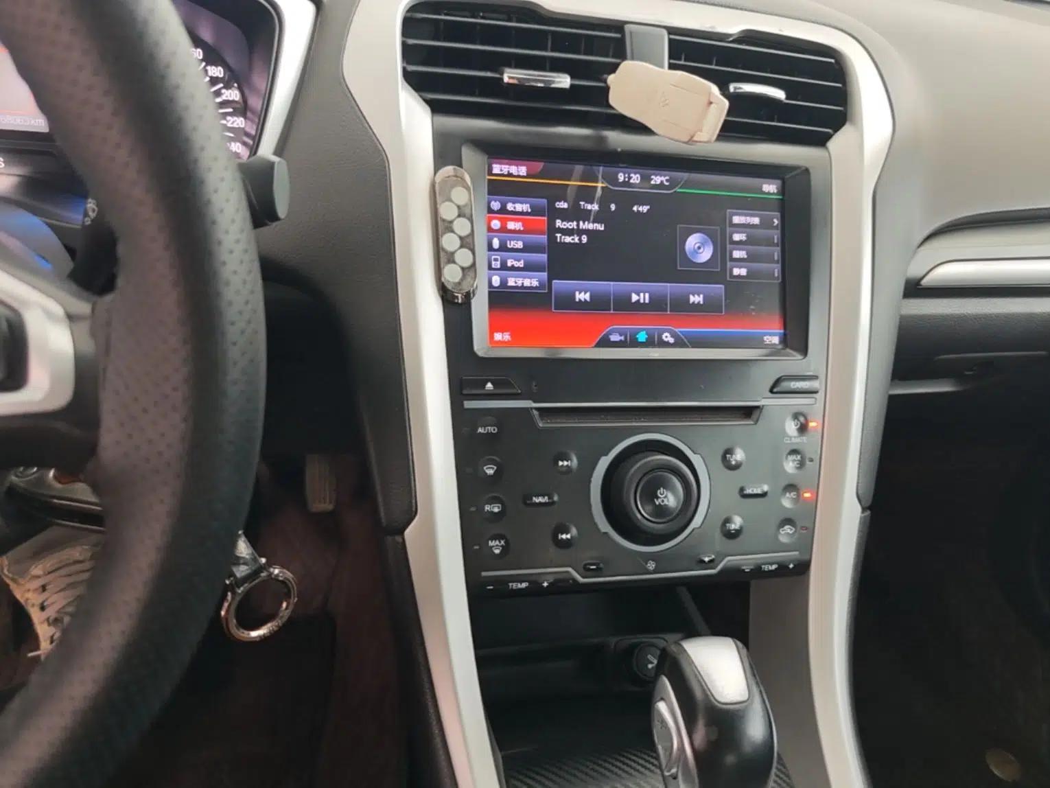 Ford Mondeo 2013 1.5L GTDi180 Fashion Edition — миниатюра 15