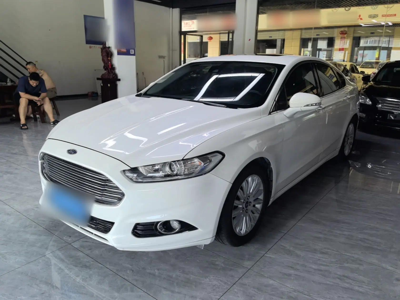 Ford Mondeo 2013 2.0L GTDi 200 Fashion Edition — миниатюра 1