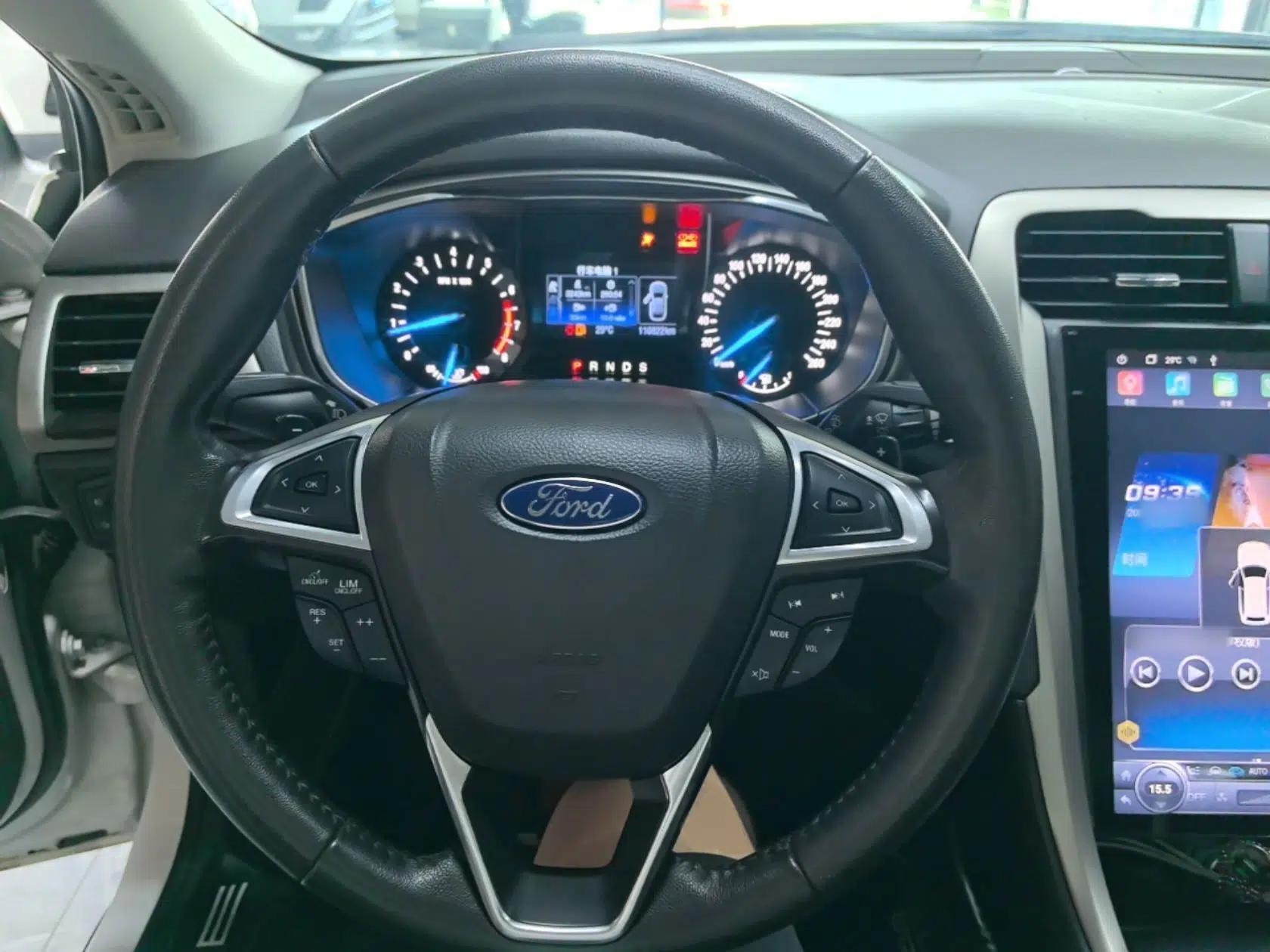 Ford Mondeo 2013 2.0L GTDi 200 Fashion Edition — миниатюра 13