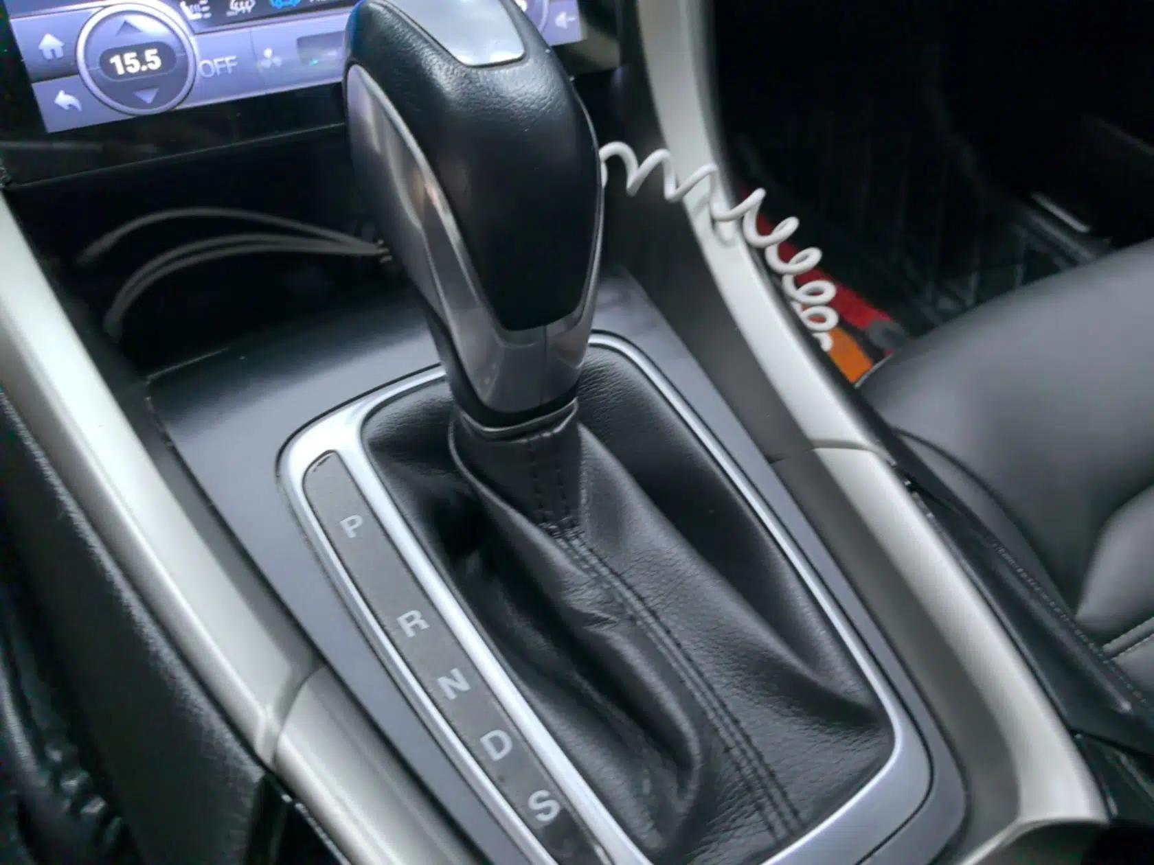 Ford Mondeo 2013 2.0L GTDi 200 Fashion Edition — миниатюра 16