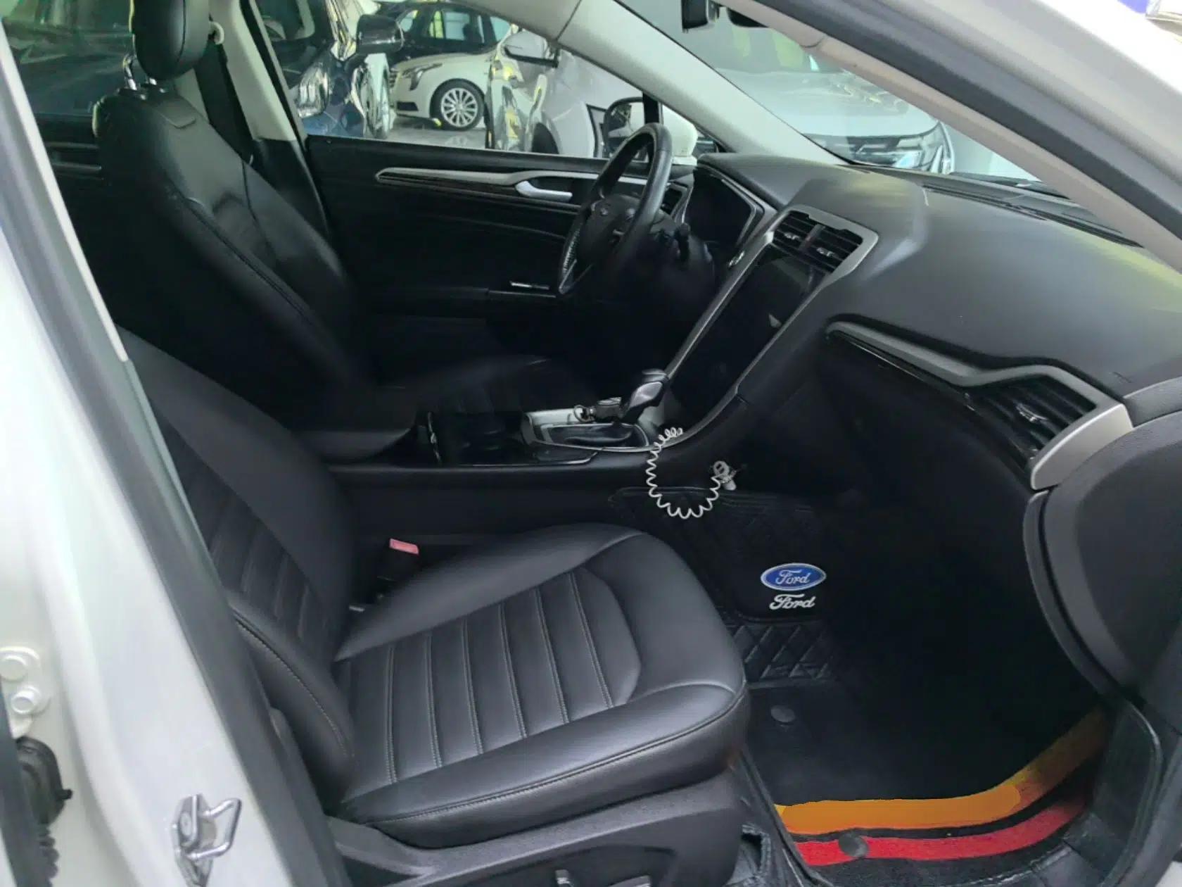 Ford Mondeo 2013 2.0L GTDi 200 Fashion Edition — миниатюра 19