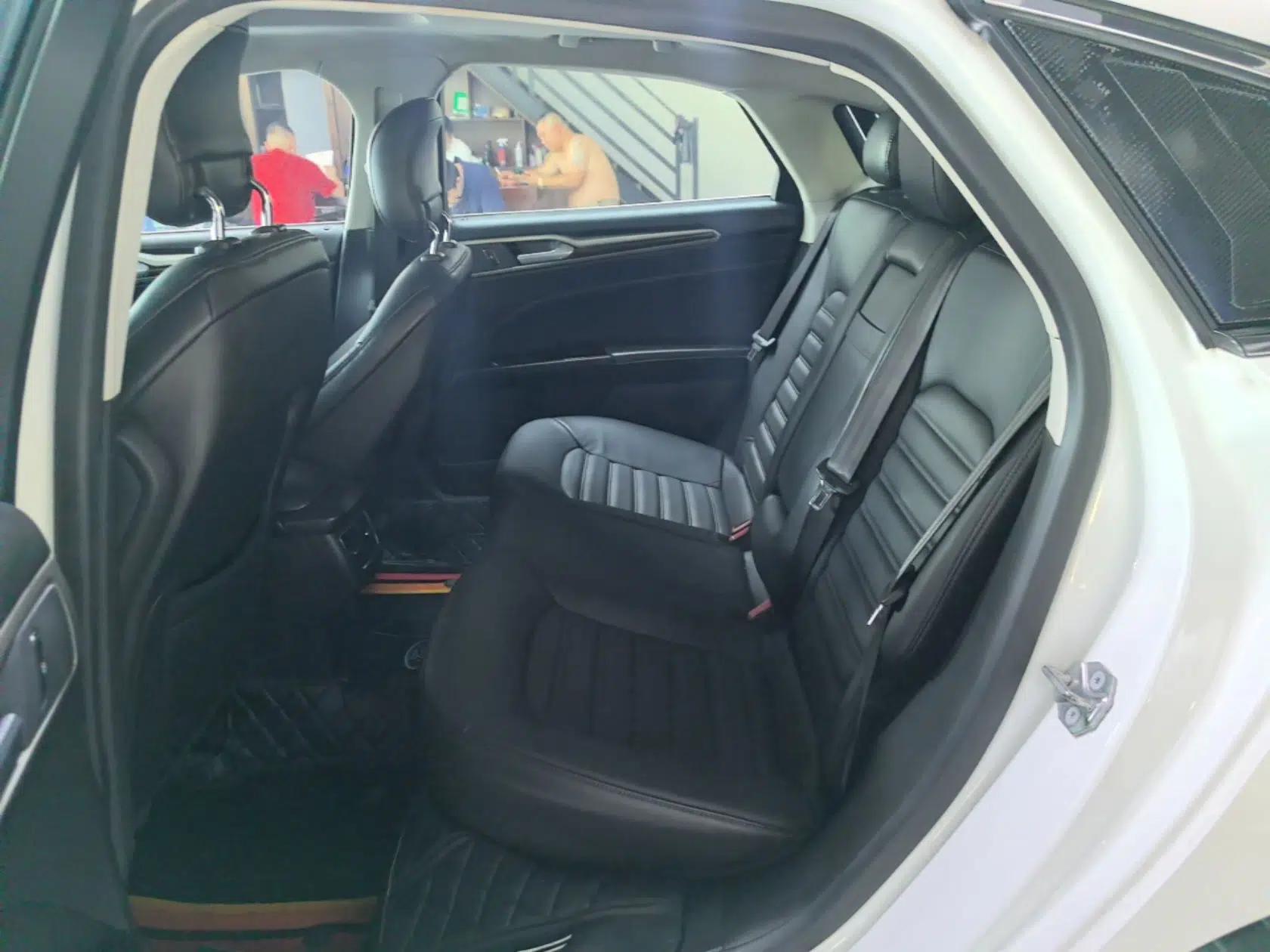 Ford Mondeo 2013 2.0L GTDi 200 Fashion Edition — миниатюра 20