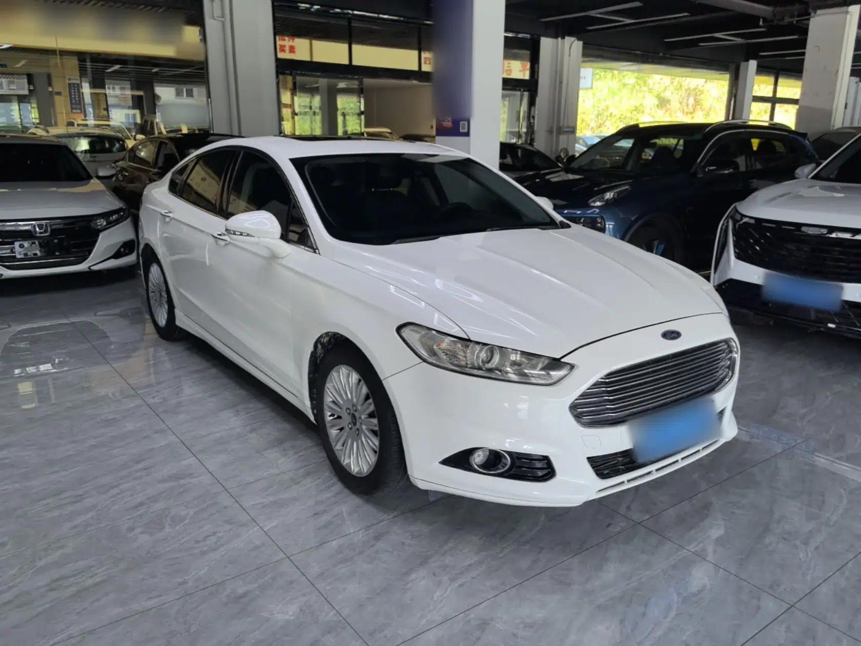 Ford Mondeo 2013 2.0L GTDi 200 Fashion Edition — миниатюра 3
