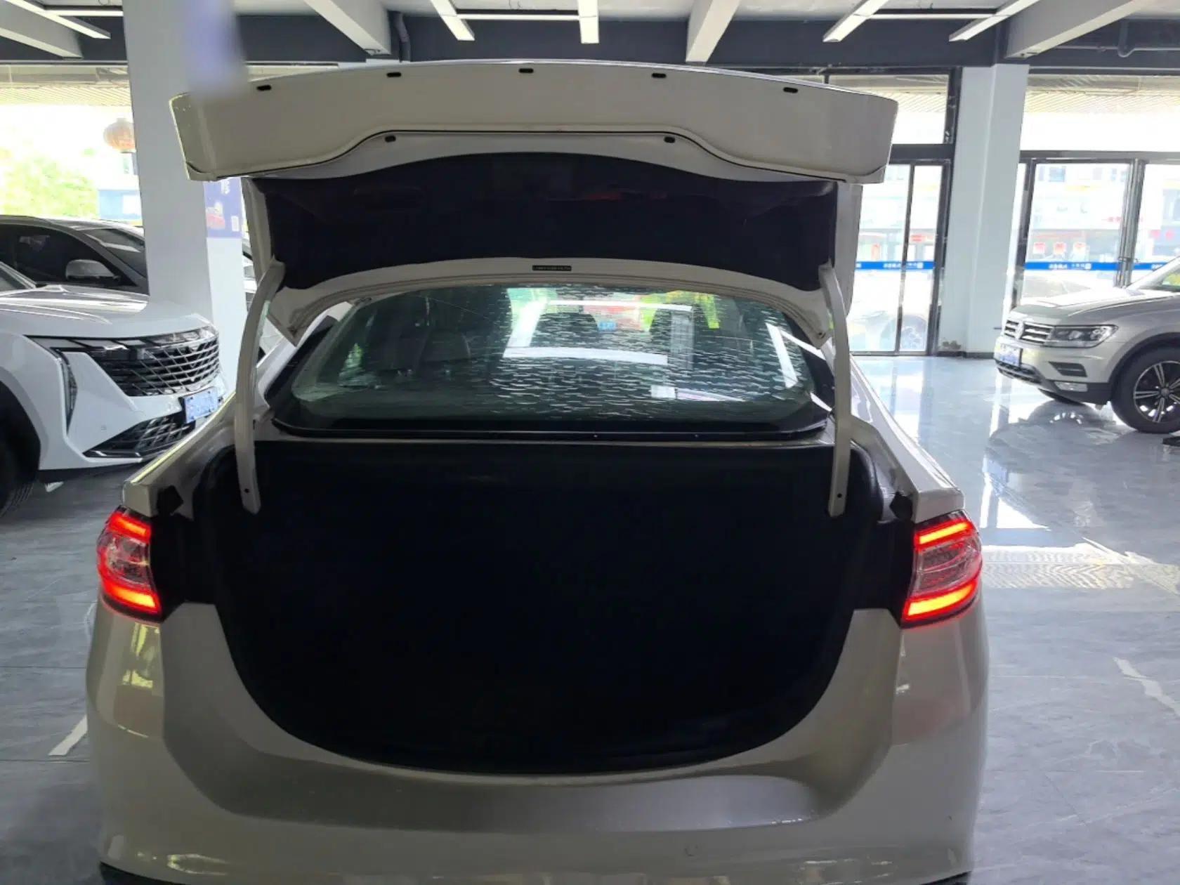Ford Mondeo 2013 2.0L GTDi 200 Fashion Edition — миниатюра 22