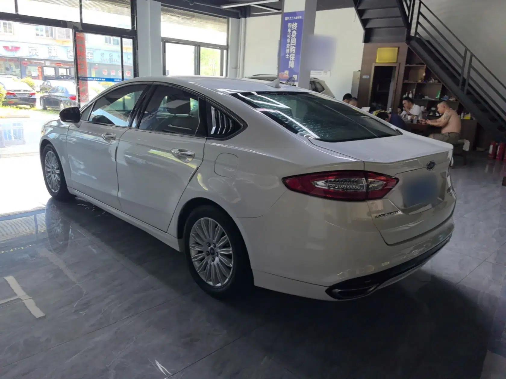 Ford Mondeo 2013 2.0L GTDi 200 Fashion Edition — миниатюра 4