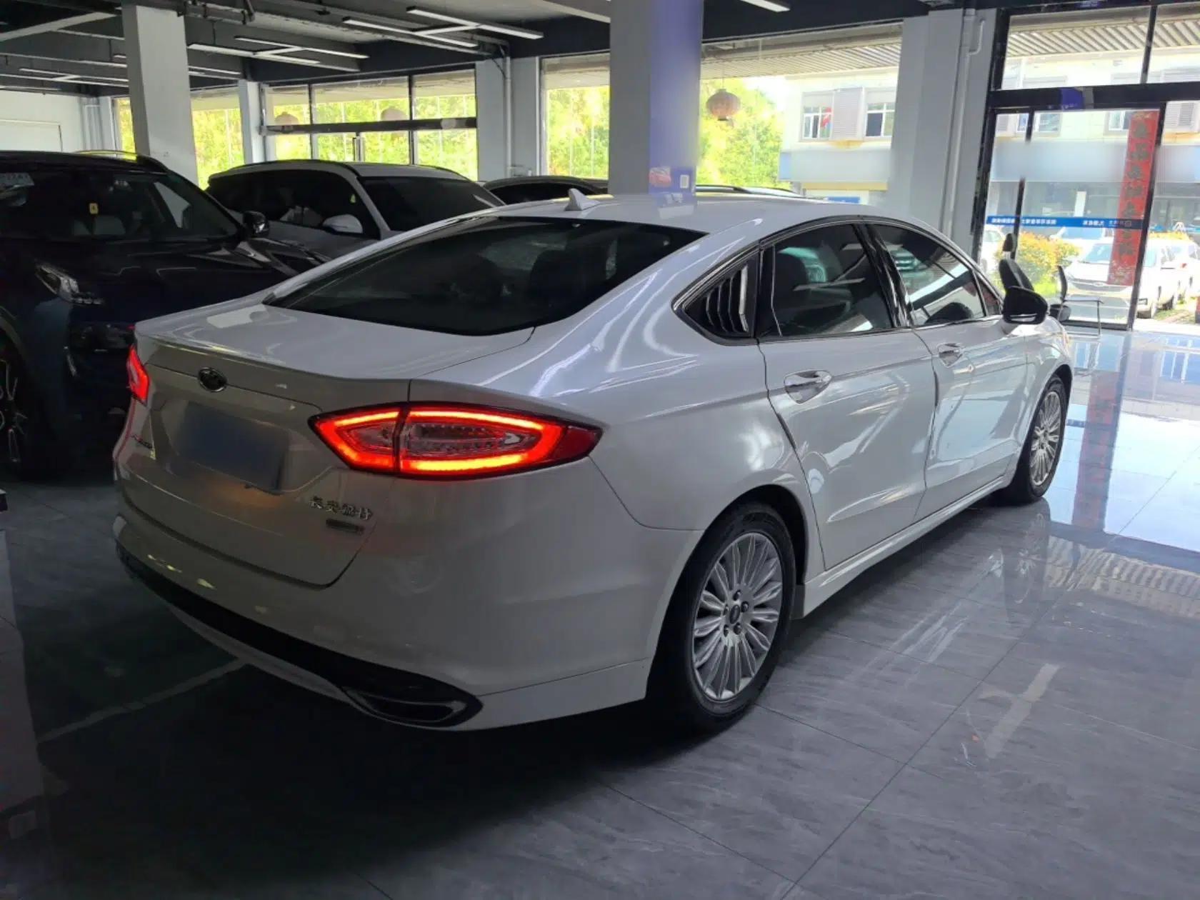 Ford Mondeo 2013 2.0L GTDi 200 Fashion Edition — миниатюра 6