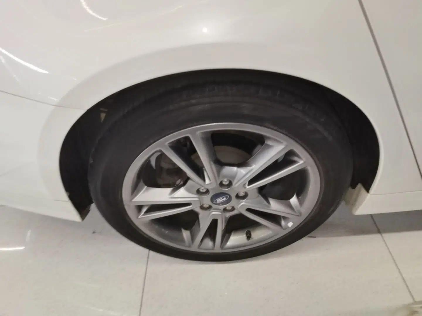 Ford Mondeo 2013 2.0L GTDi240 Luxury Sport Model — миниатюра 11
