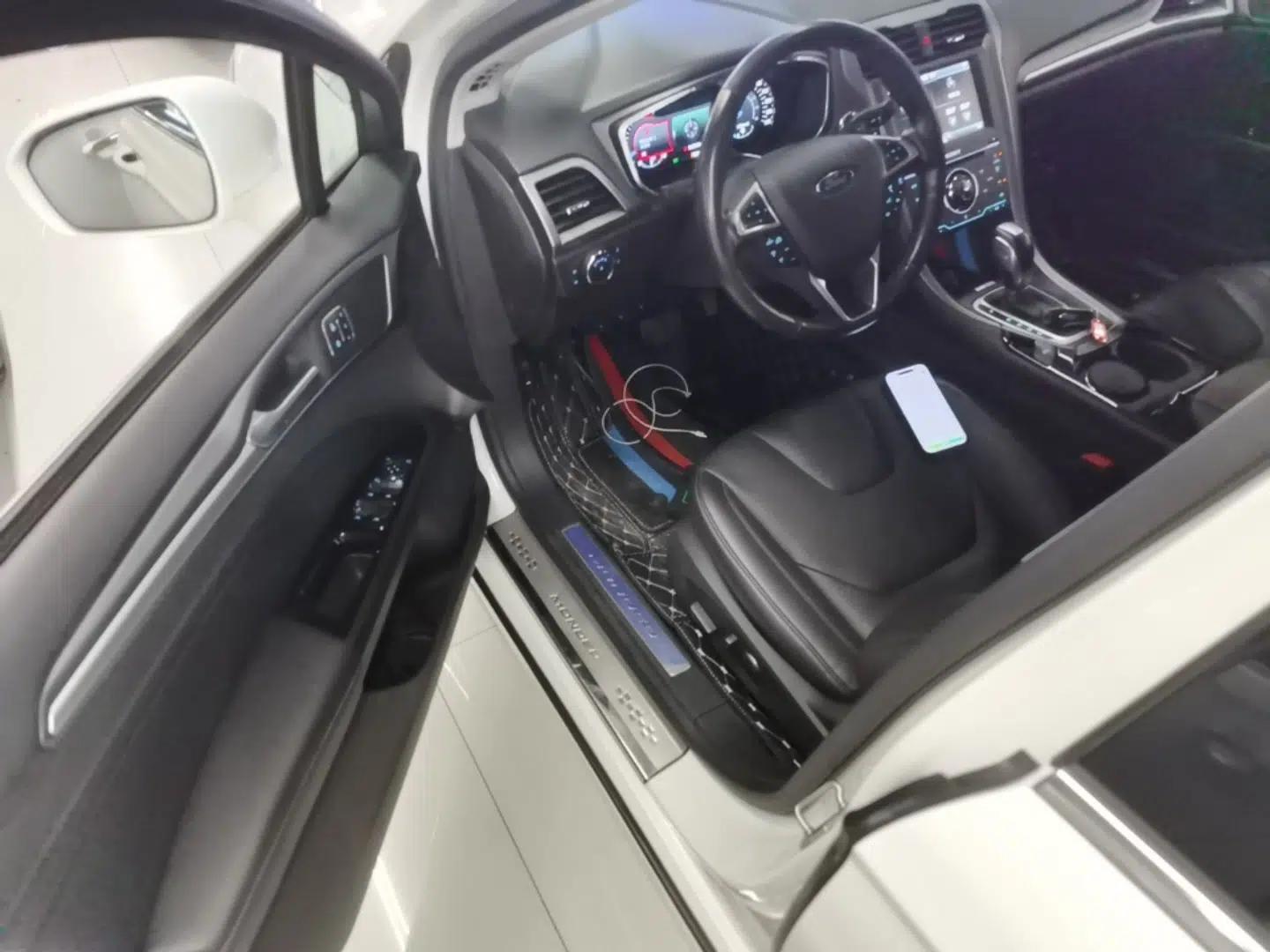 Ford Mondeo 2013 2.0L GTDi240 Luxury Sport Model — миниатюра 18