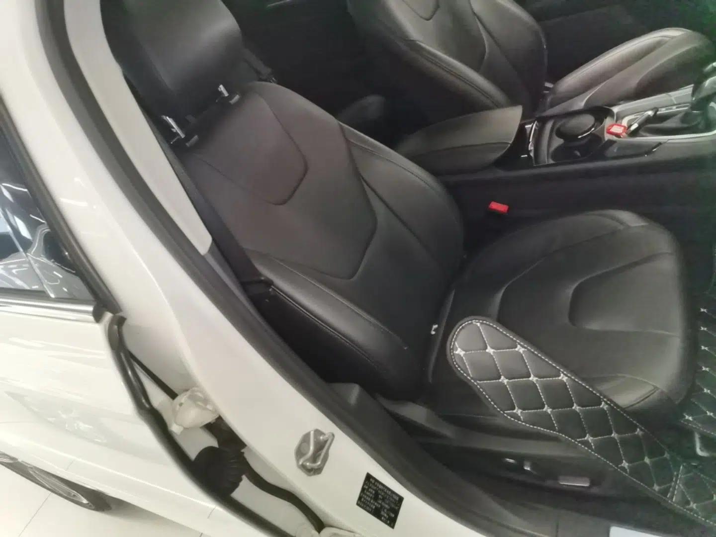 Ford Mondeo 2013 2.0L GTDi240 Luxury Sport Model — миниатюра 19