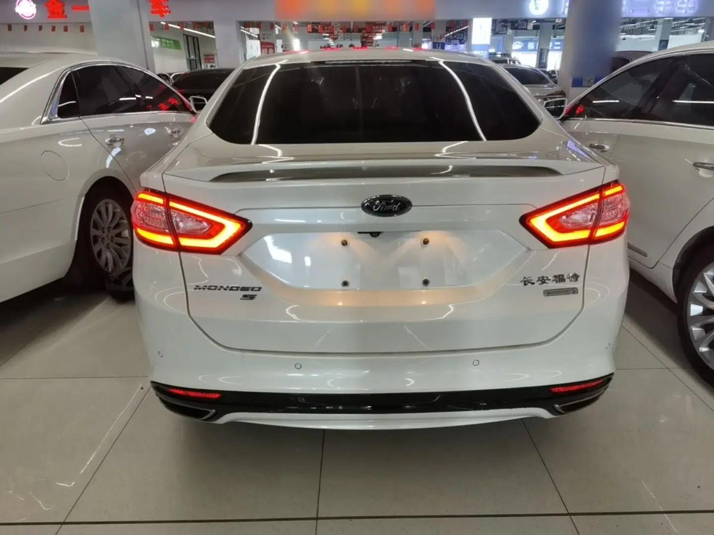 Ford Mondeo 2013 2.0L GTDi240 Luxury Sport Model — миниатюра 5