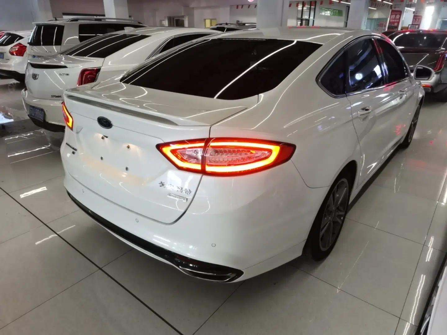 Ford Mondeo 2013 2.0L GTDi240 Luxury Sport Model — миниатюра 6