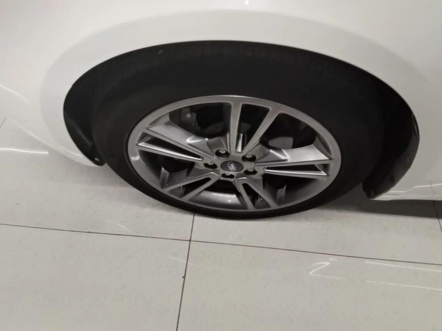 Ford Mondeo 2013 2.0L GTDi240 Luxury Sport Model — миниатюра 10