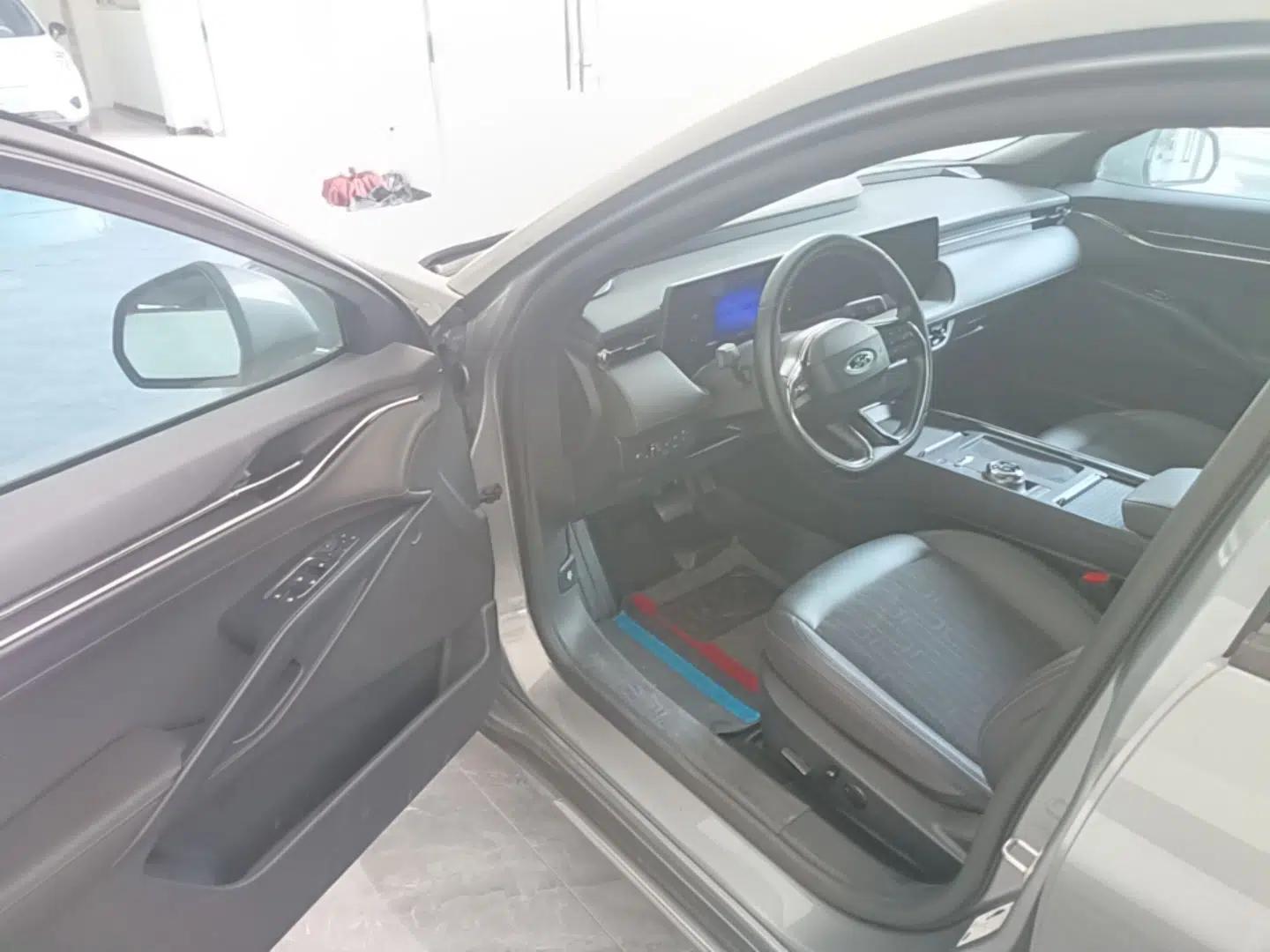 Ford Mondeo 2023 EcoBoost 180 Comfort Model — миниатюра 18