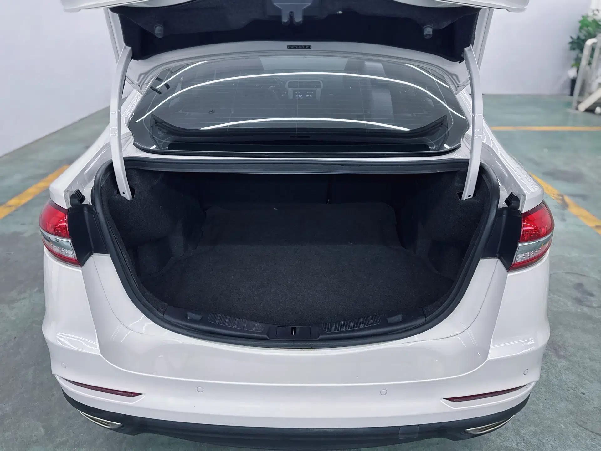 Ford Mondeo 2020 EcoBoost 180 Stylish Model — миниатюра 32