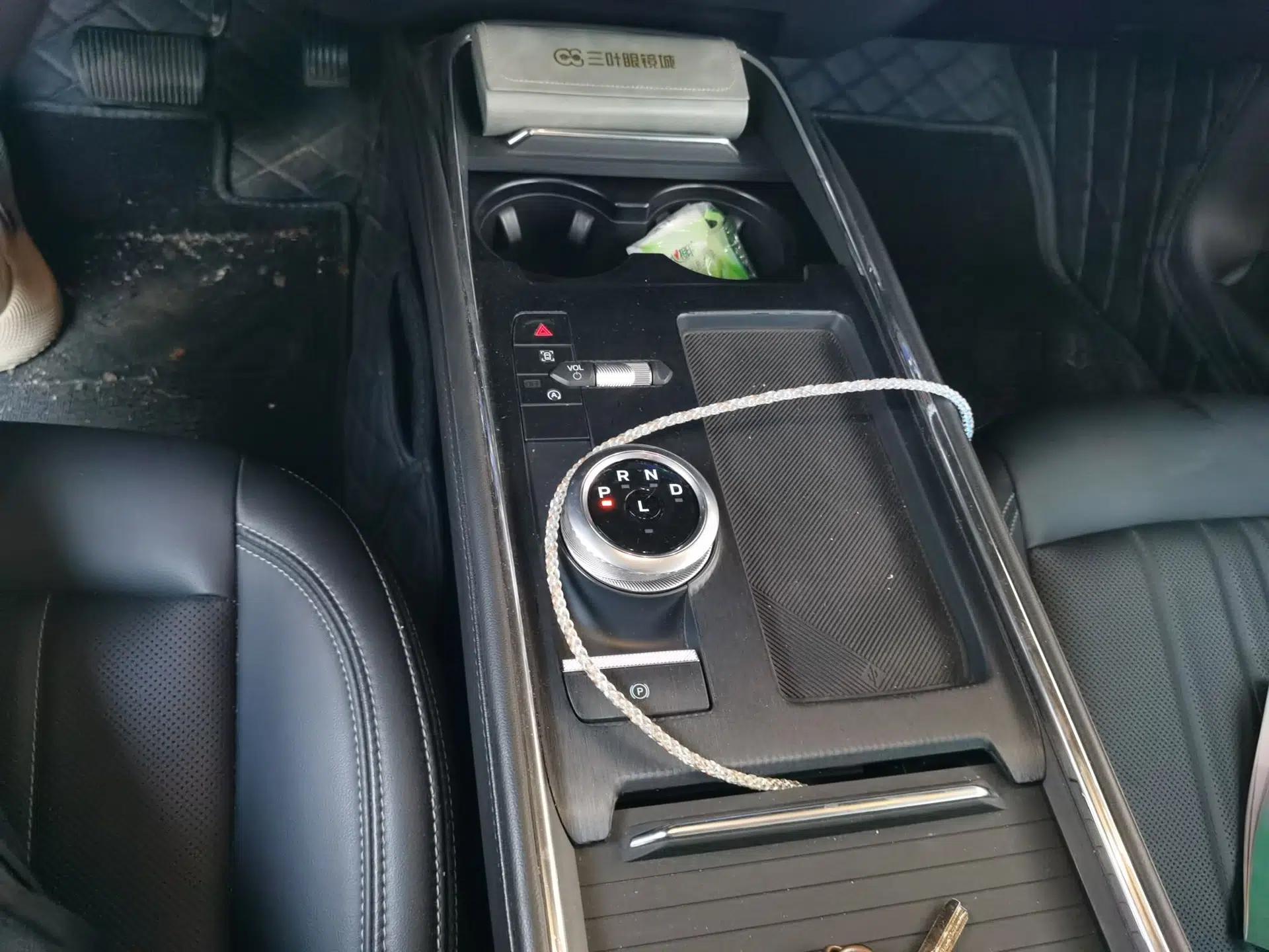 Ford Mondeo 2025 2.0T EcoBoost Luxury Version — миниатюра 14