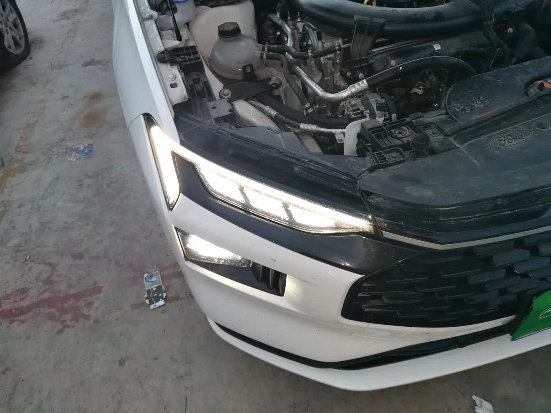 Ford Mondeo 2025 2.0T EcoBoost Luxury Version — миниатюра 7