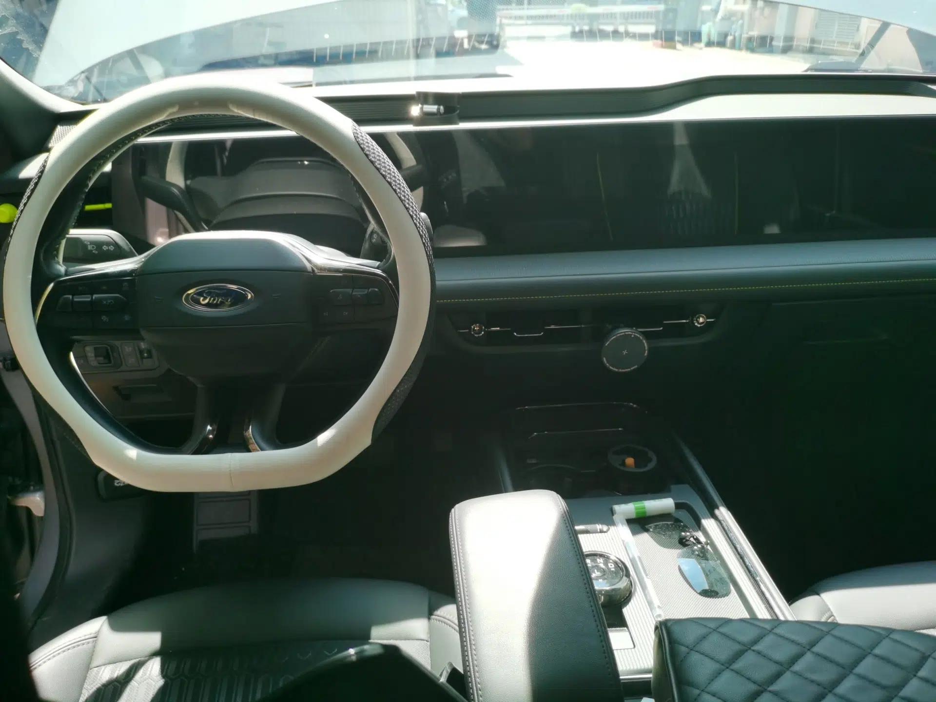 Ford Mondeo 2025 2.0T EcoBoost E Hybrid Sport Edition — миниатюра 9