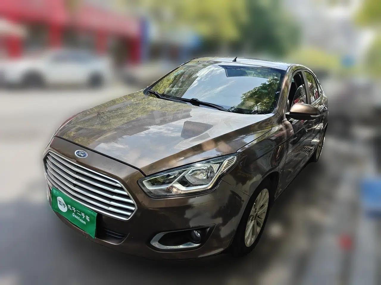 Ford Escort 2015 1.5L Automatic Fashion Model — миниатюра 1