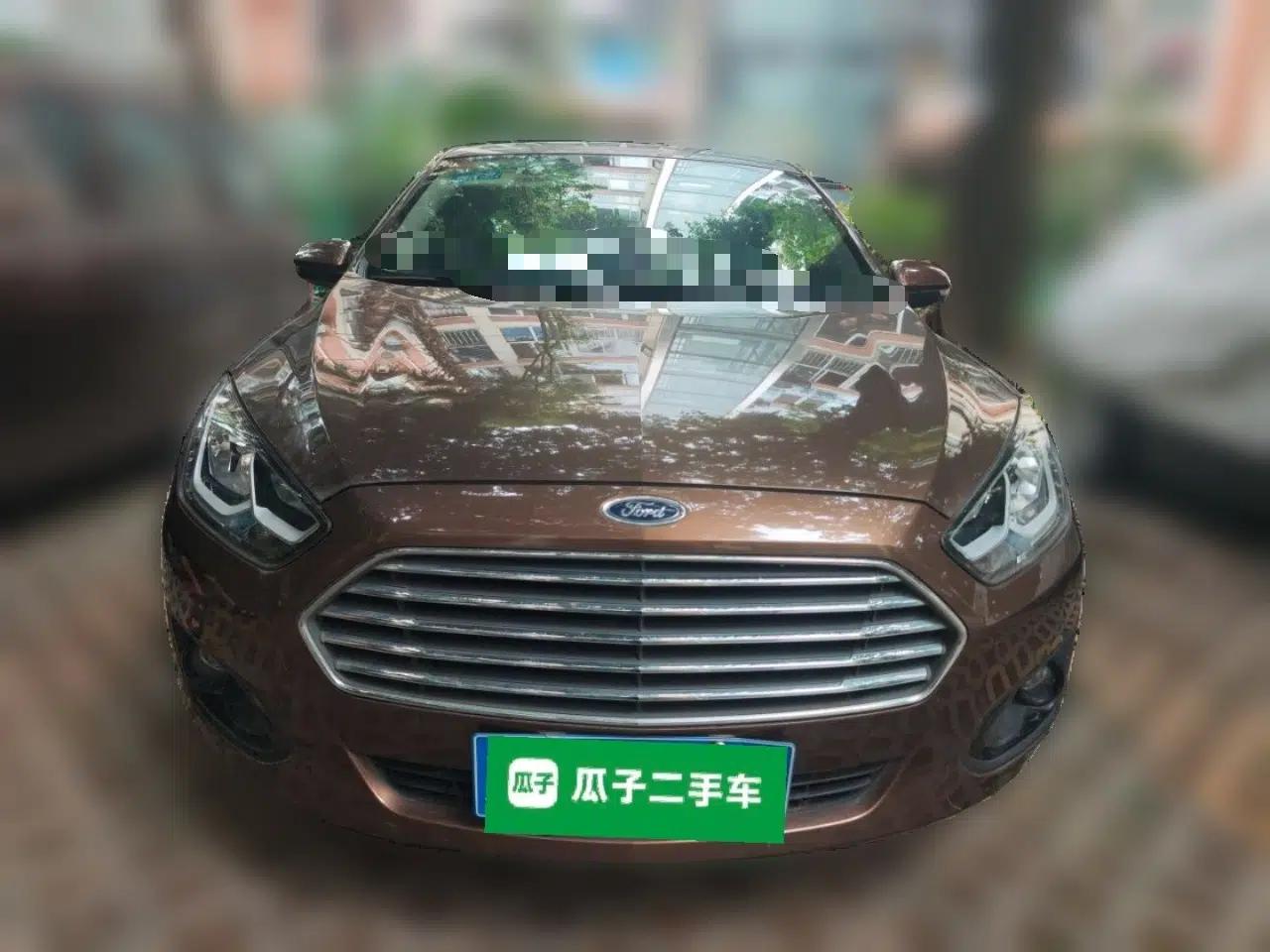 Ford Escort 2015 1.5L Automatic Comfort Edition — миниатюра 2
