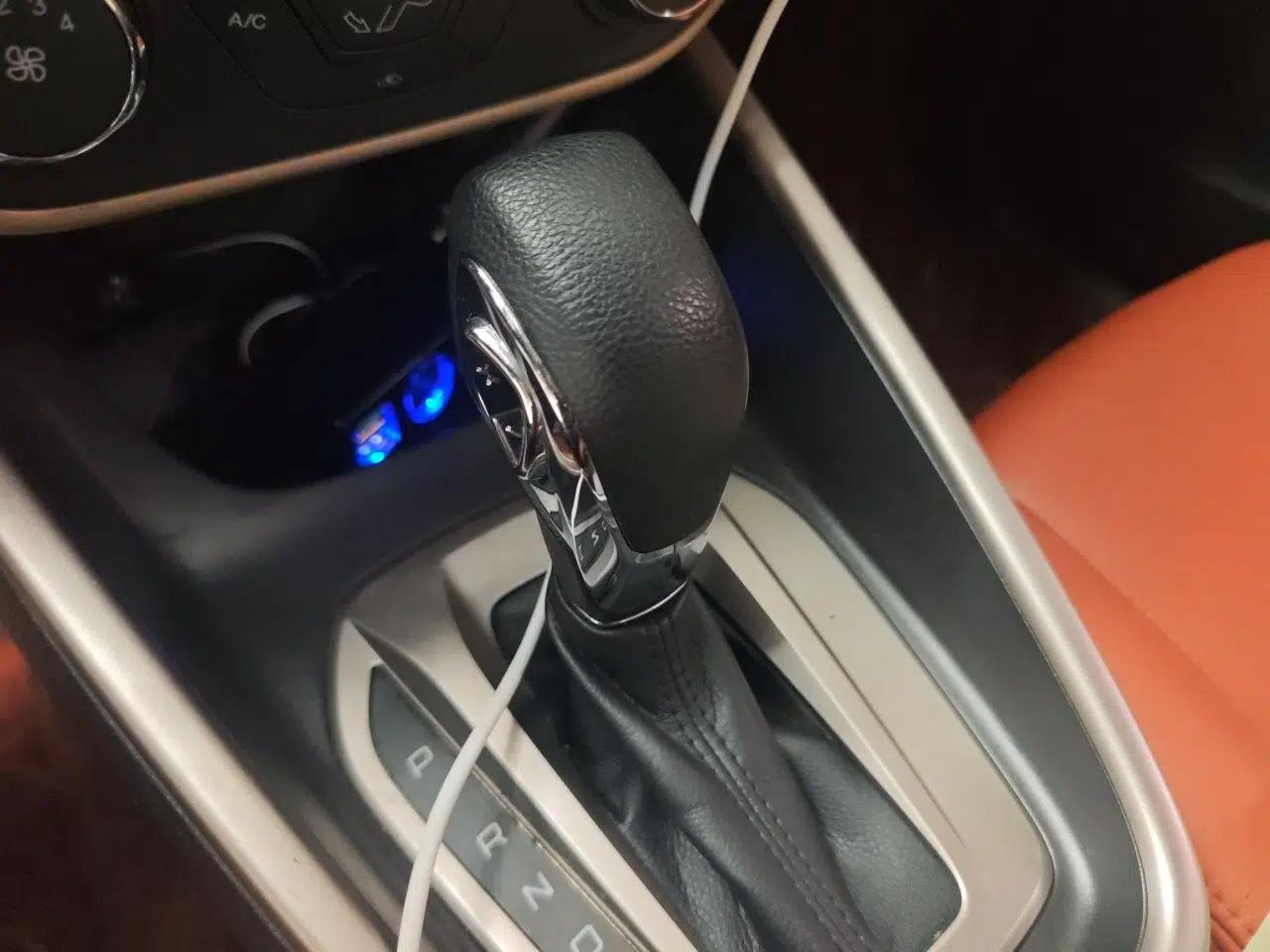 Ford Escort 2015 1.5L Automatic Comfort Edition — миниатюра 14