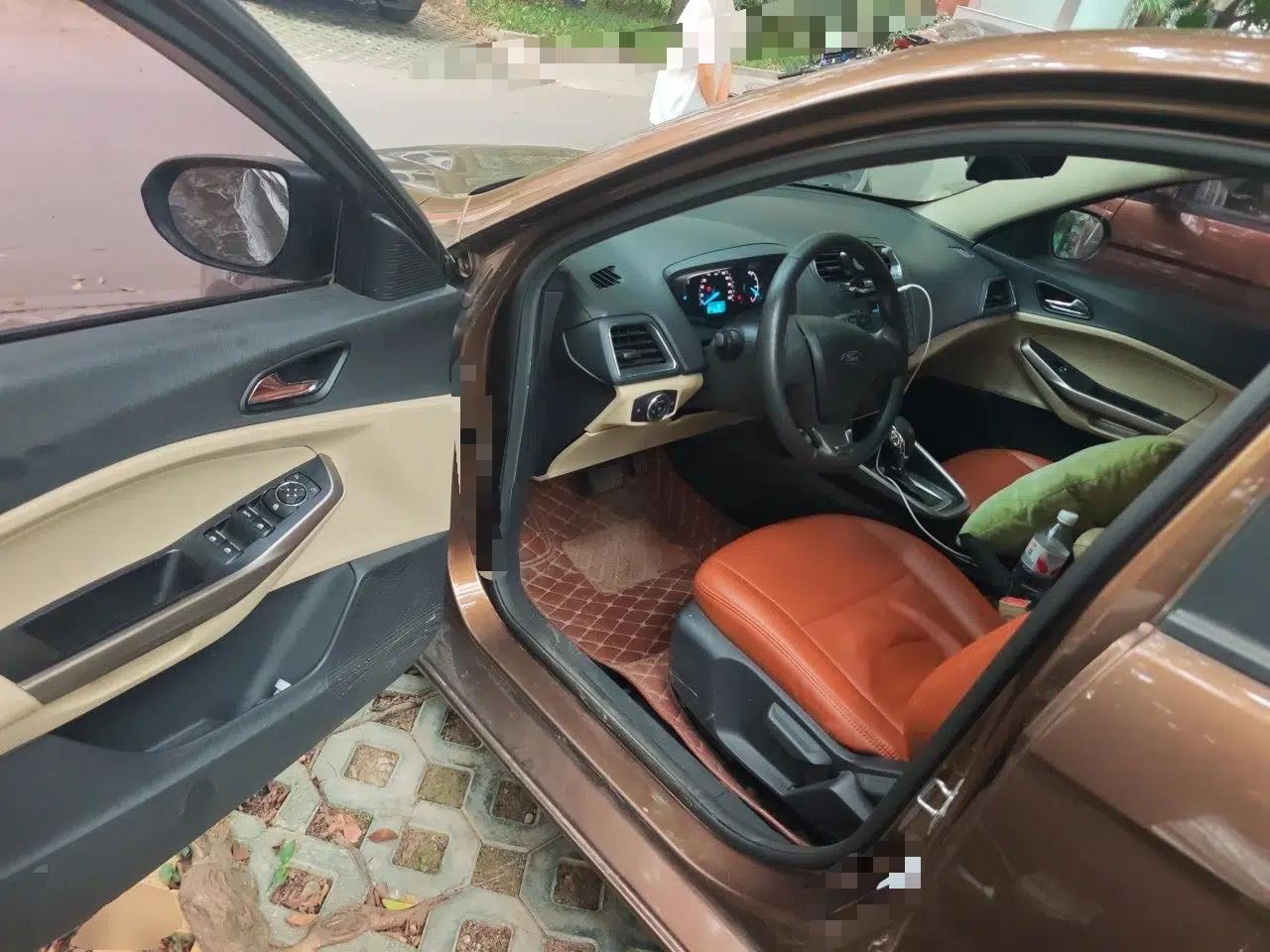 Ford Escort 2015 1.5L Automatic Comfort Edition — миниатюра 16
