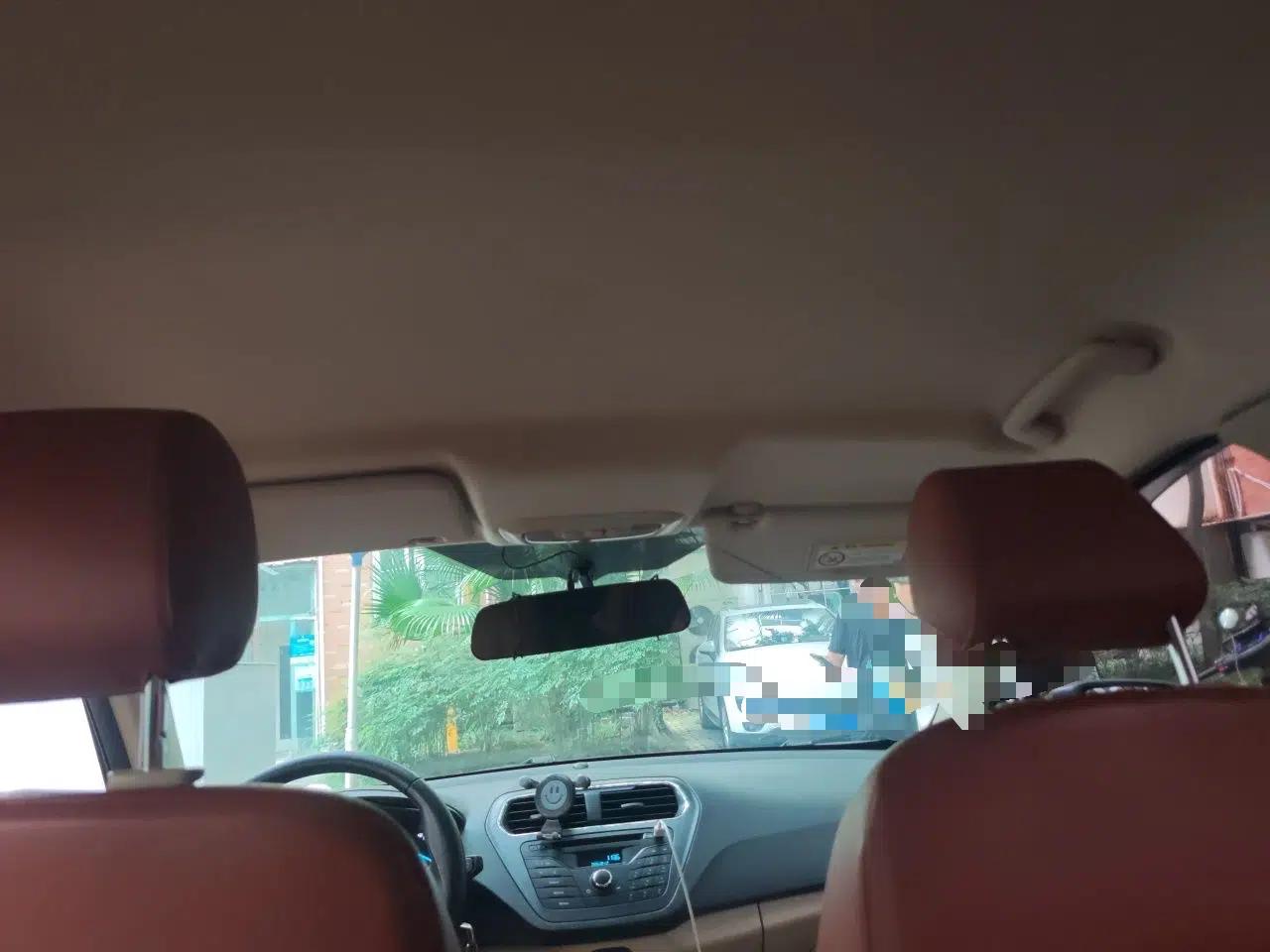 Ford Escort 2015 1.5L Automatic Comfort Edition — миниатюра 18
