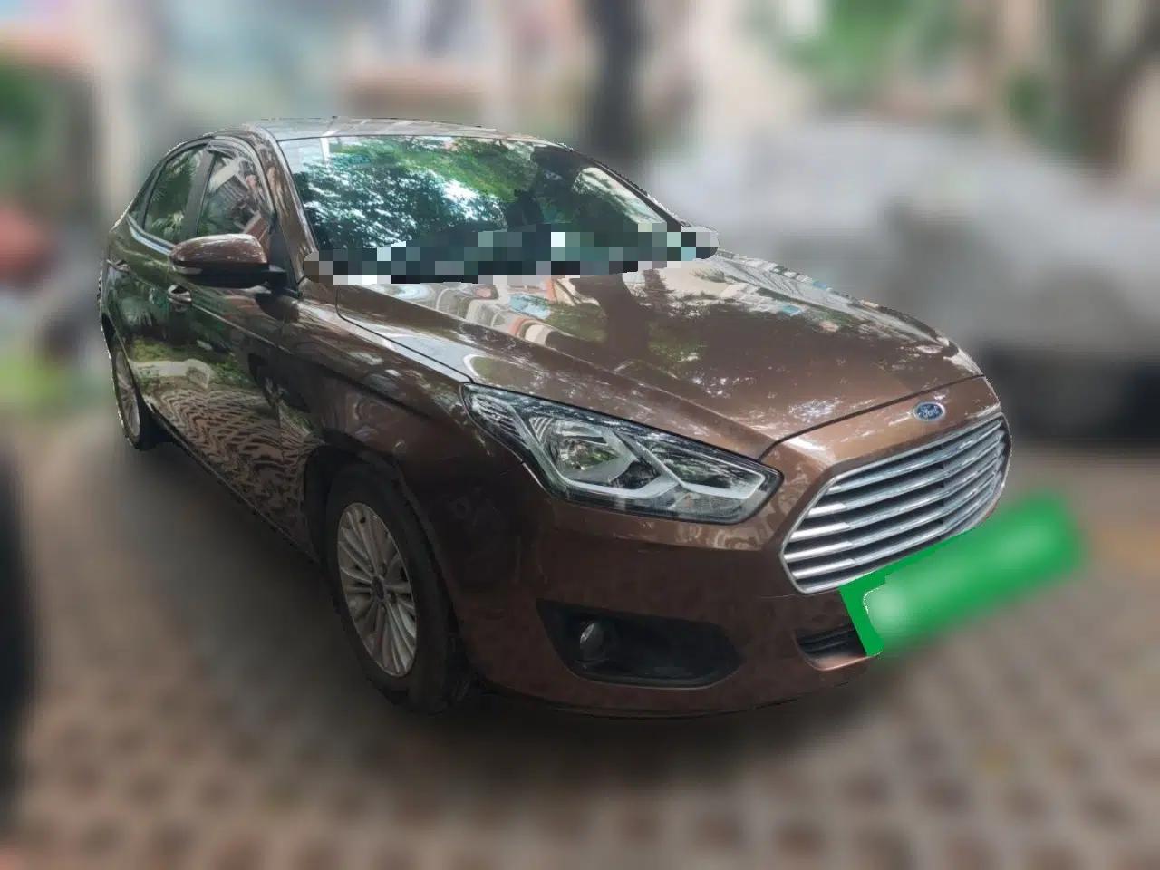 Ford Escort 2015 1.5L Automatic Comfort Edition — миниатюра 3