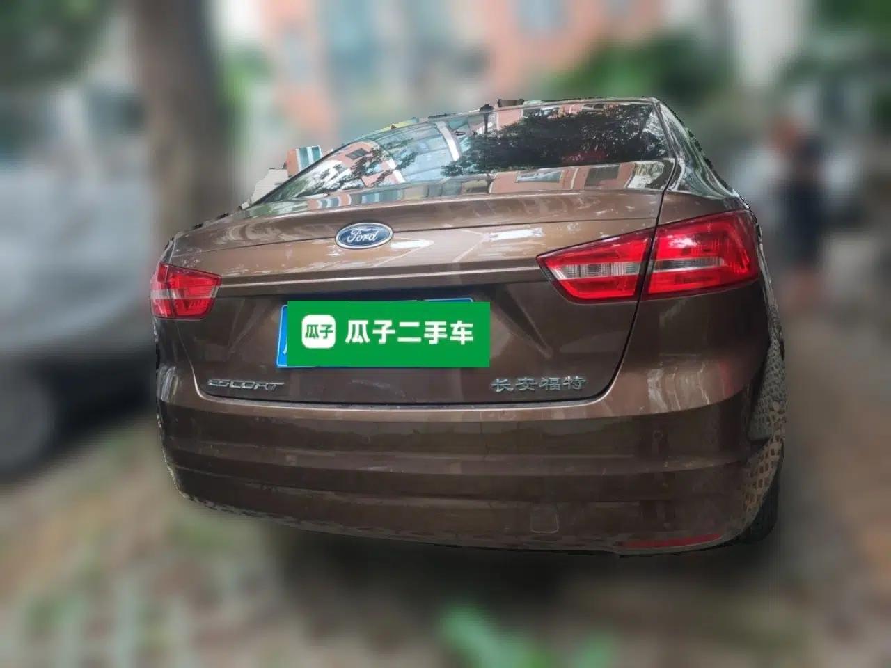 Ford Escort 2015 1.5L Automatic Comfort Edition — миниатюра 5