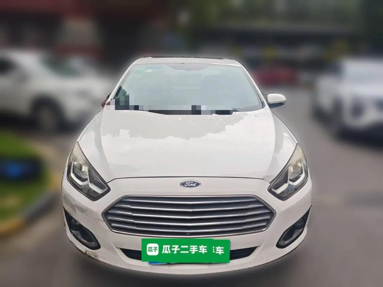 Ford Escort 2015 1.5L Automatic Fashion Model — миниатюра 2