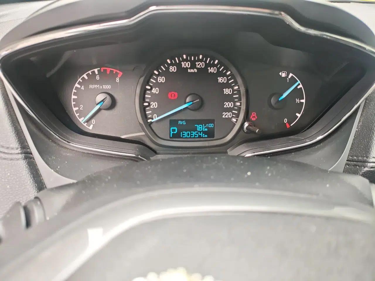 Ford Escort 2015 1.5L Automatic Fashion Model — миниатюра 12