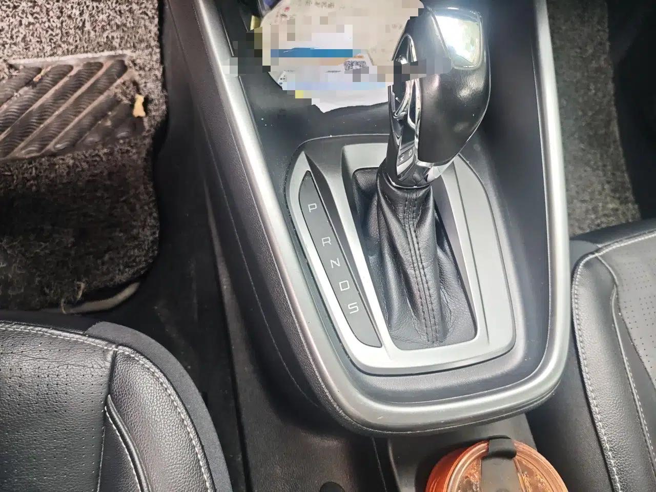 Ford Escort 2015 1.5L Automatic Fashion Model — миниатюра 14