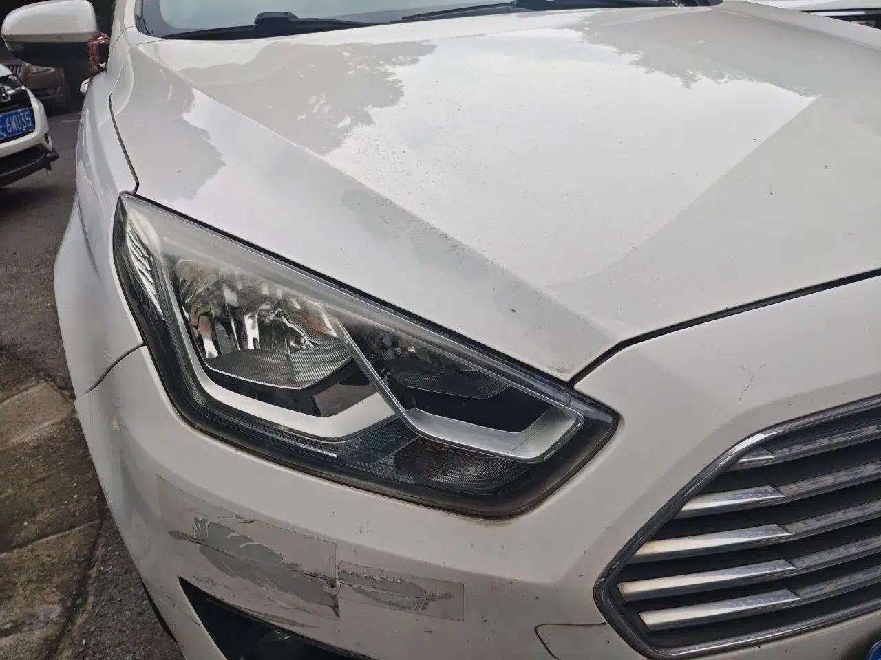 Ford Escort 2015 1.5L Automatic Fashion Model — миниатюра 7