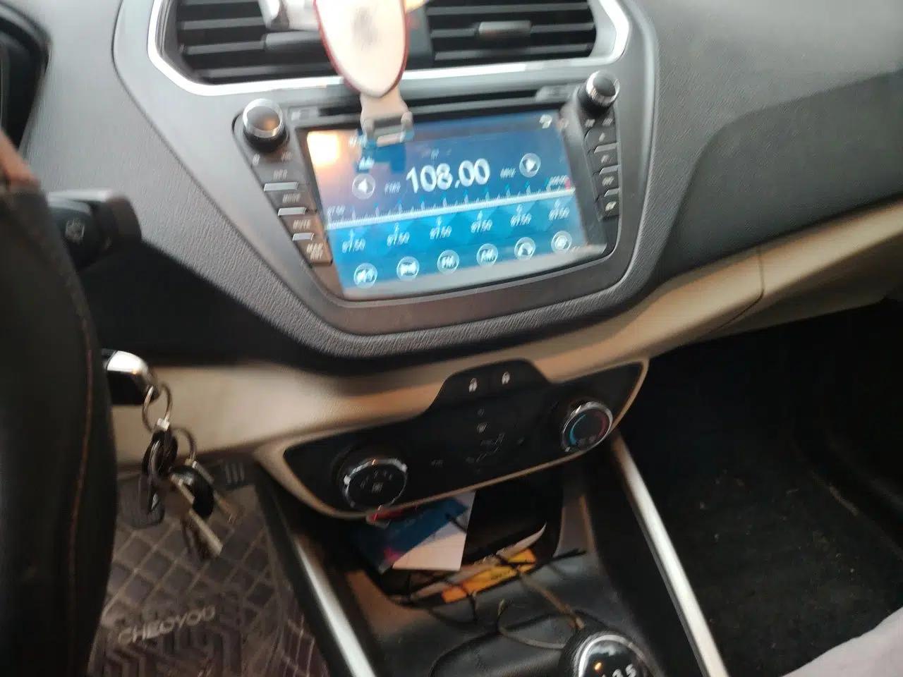 Ford Escort 2015 1.5L Manual Comfort Model — миниатюра 13
