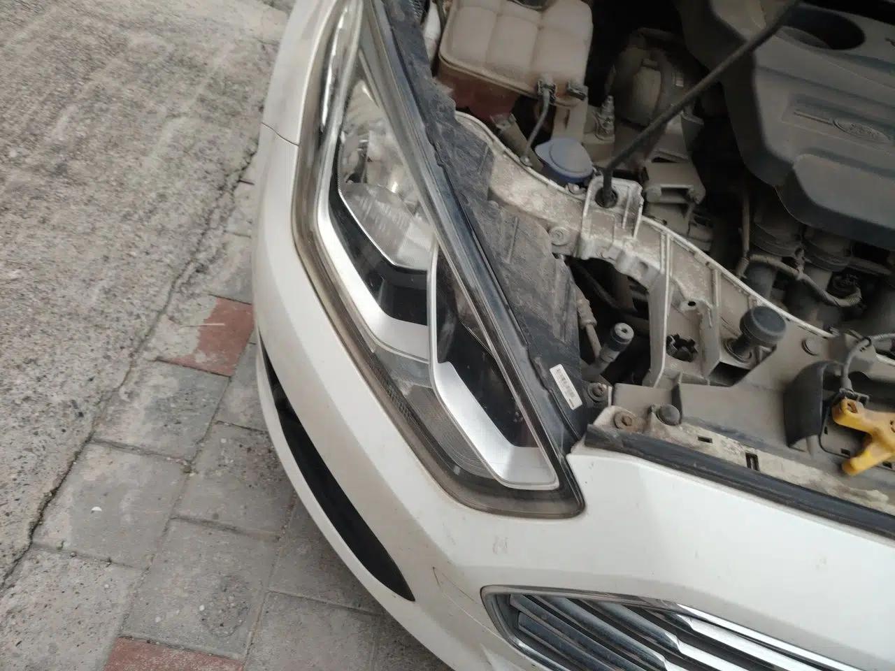 Ford Escort 2015 1.5L Manual Comfort Model — миниатюра 7