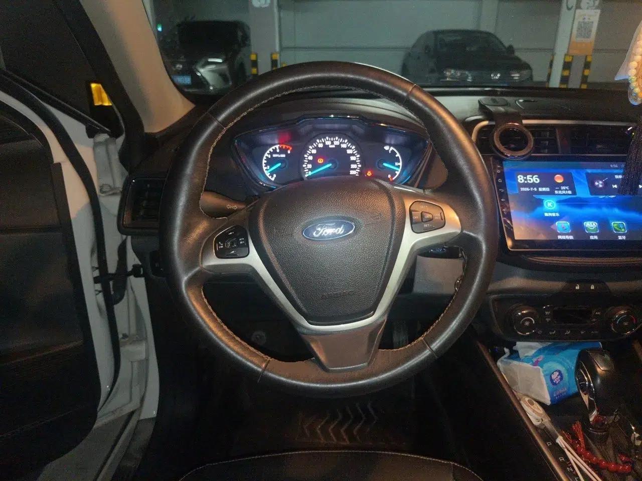 Ford Escort 2015 1.5L Automatic Fashion Model — миниатюра 10