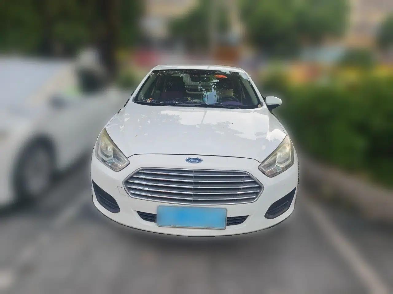 Ford Escort 2017 1.5L Automatic Comfort Model — миниатюра 2